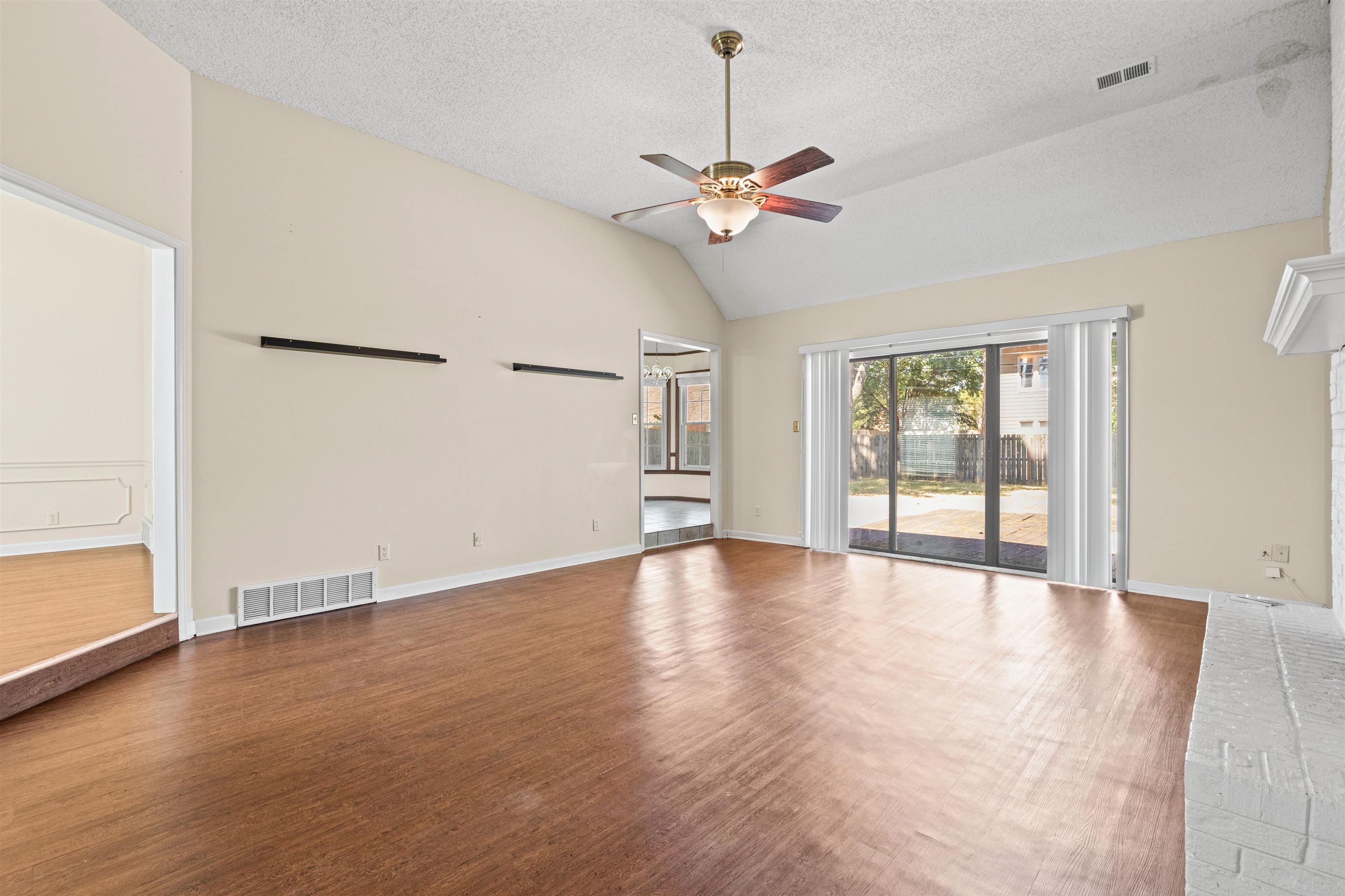 8142 S Creekside Cir S Property Photo 7