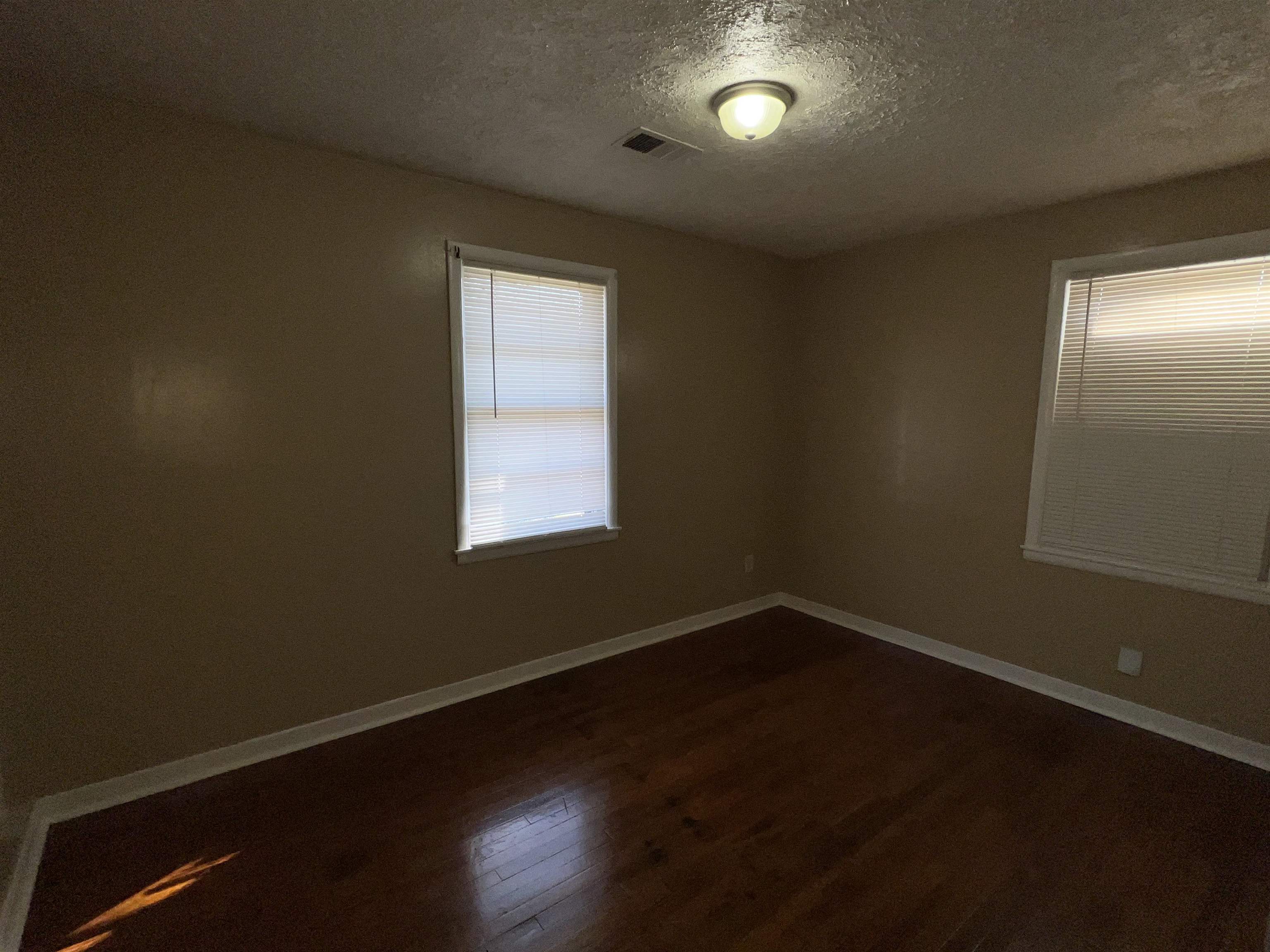 1251 Holliday St Property Photo 2