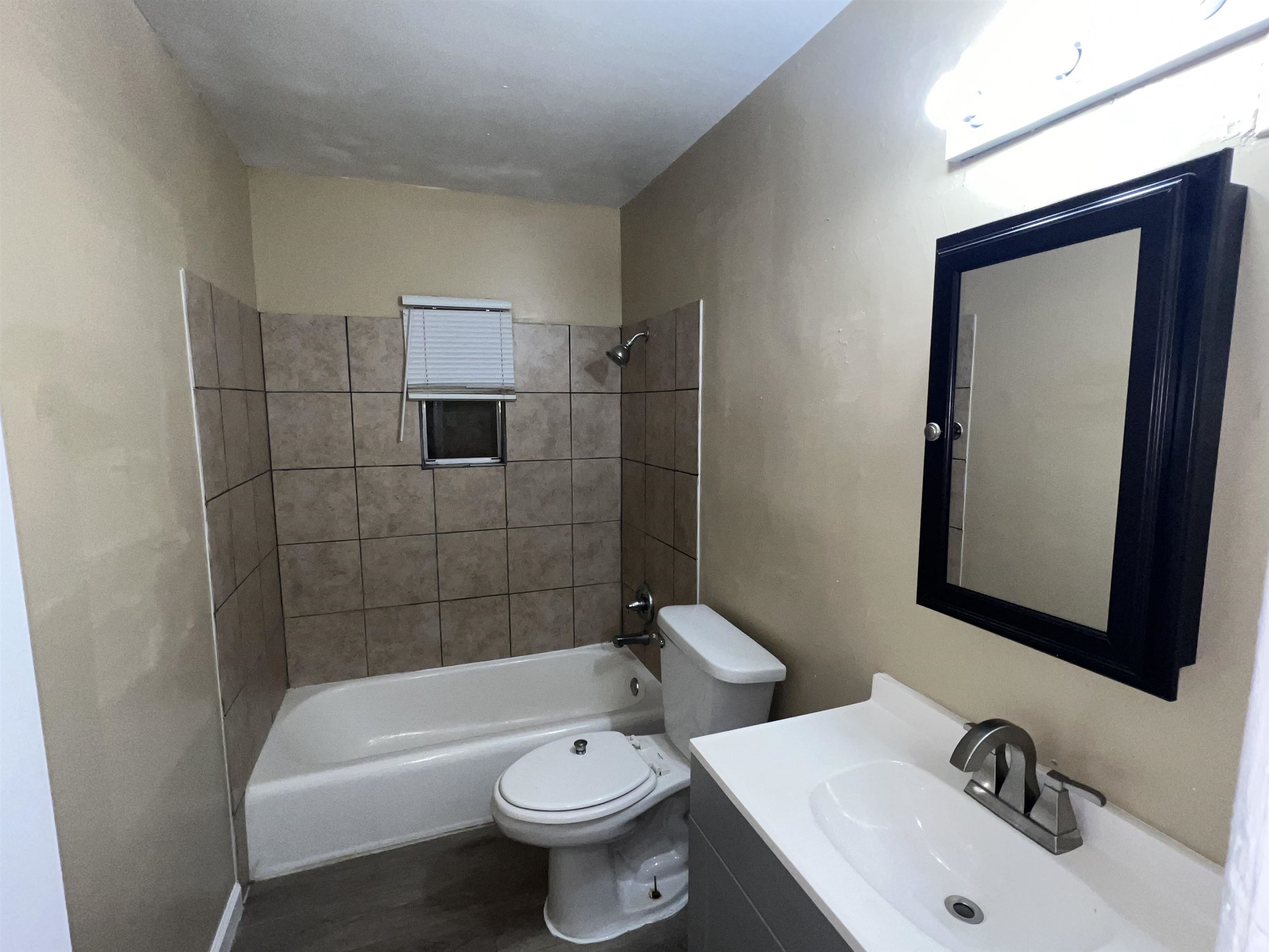 1251 Holliday St Property Photo 5