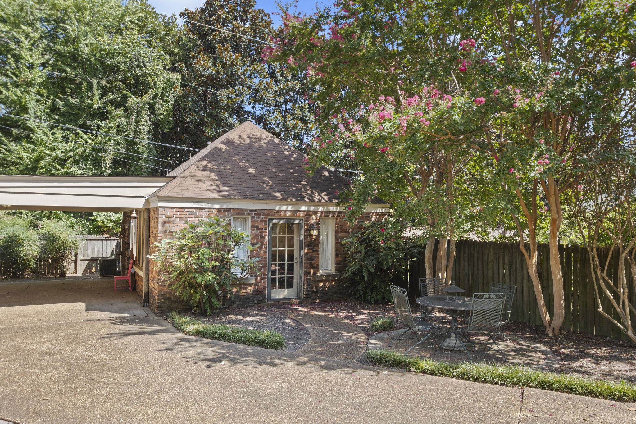 2288 Washington Ave Property Photo 28