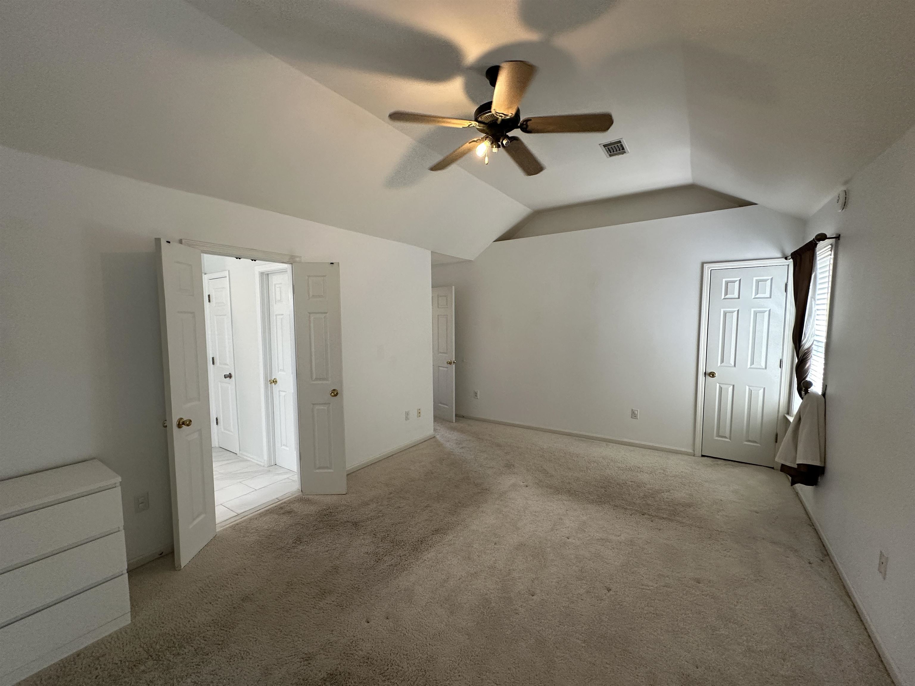 1054 E Island Dr Property Photo 10
