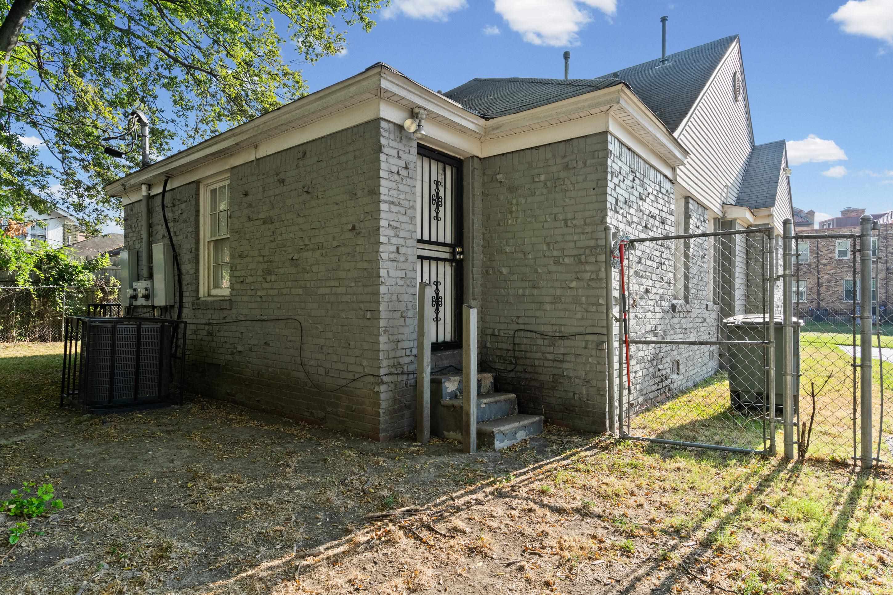 823 Dickinson St Property Photo 16
