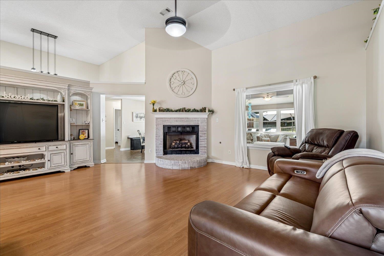825 J E Blaydes Pky Property Photo 7