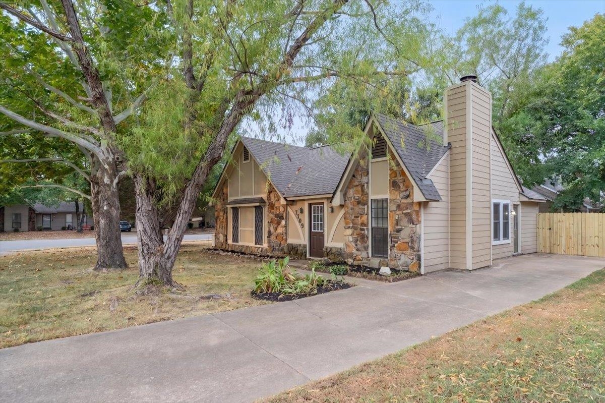 7109 Tagen Dr Property Photo 3