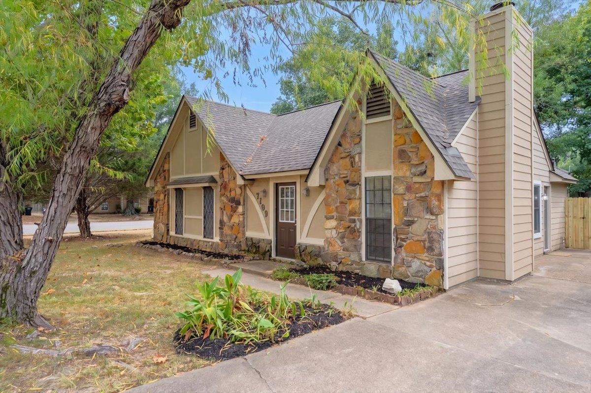 7109 Tagen Dr Property Photo 4