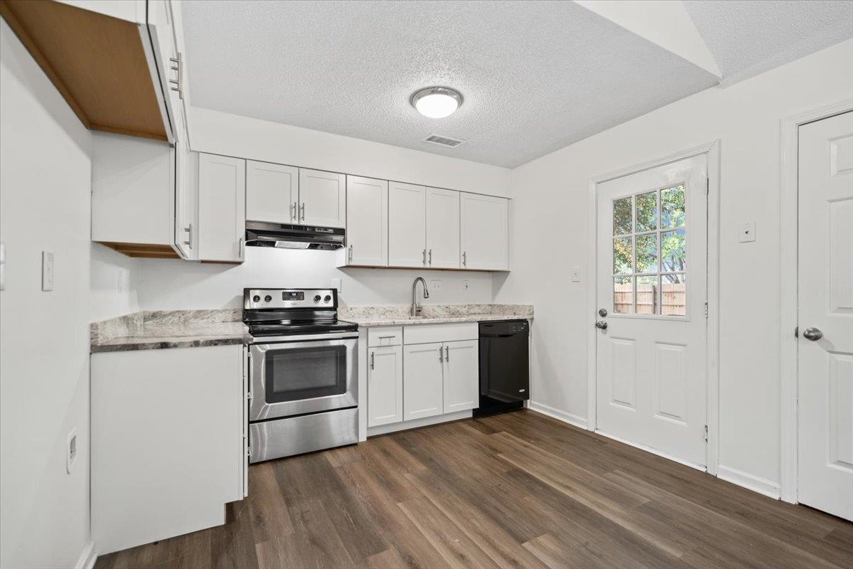 7109 Tagen Dr Property Photo 12