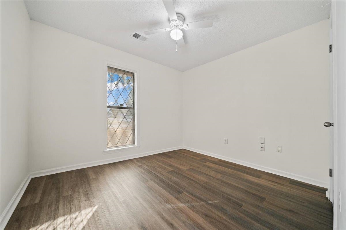 7109 Tagen Dr Property Photo 18