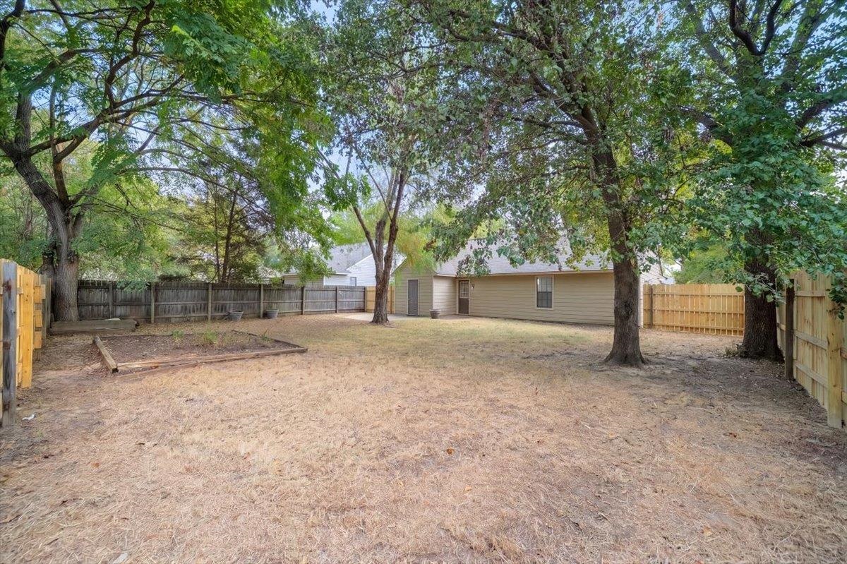 7109 Tagen Dr Property Photo 24