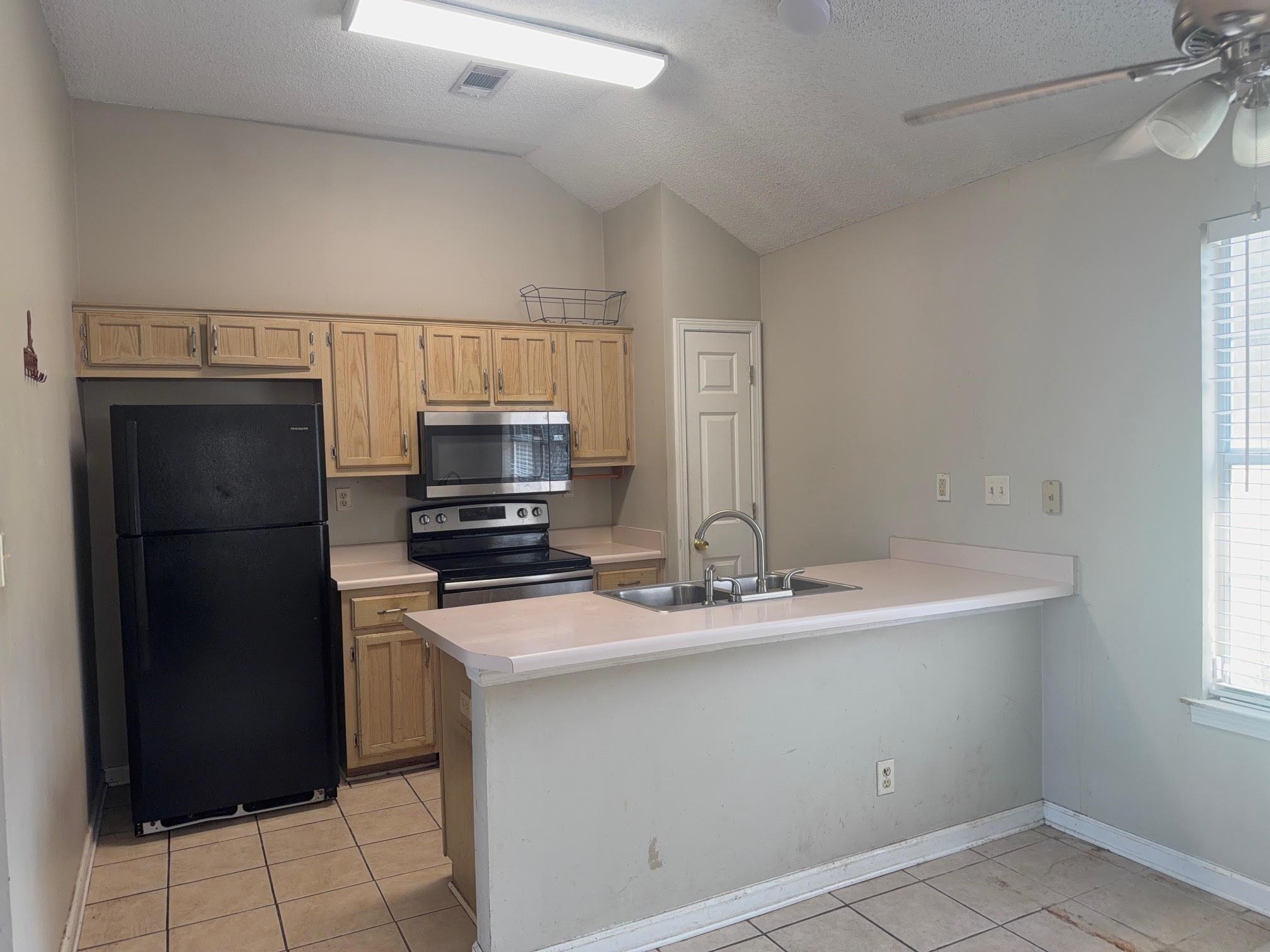 1250 Tyler Pl Property Photo 4