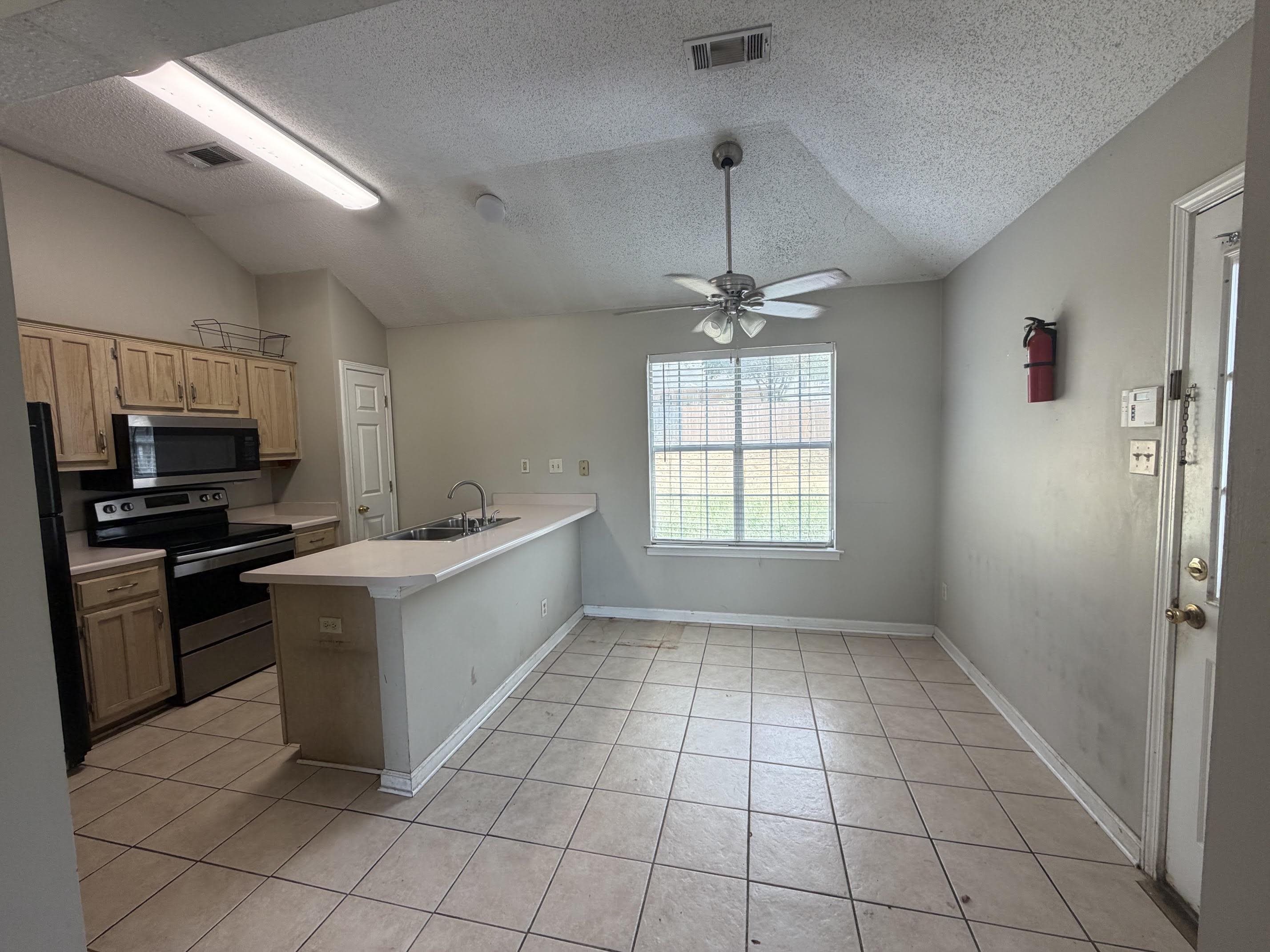 1250 Tyler Pl Property Photo 5