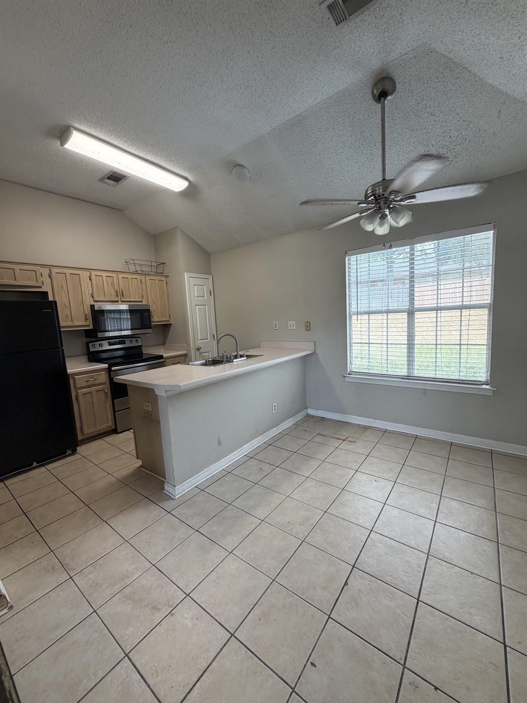 1250 Tyler Pl Property Photo 6