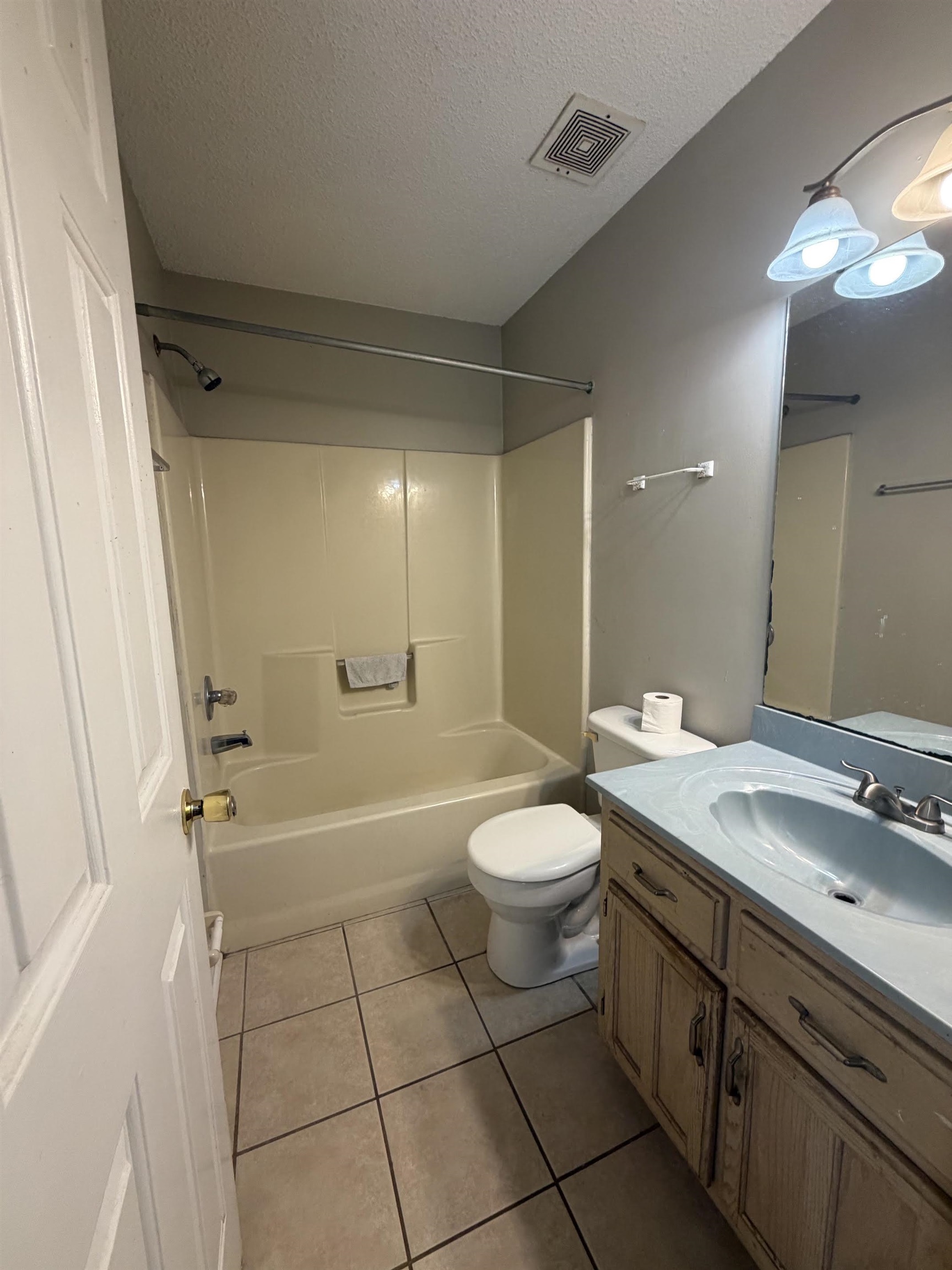 1250 Tyler Pl Property Photo 9