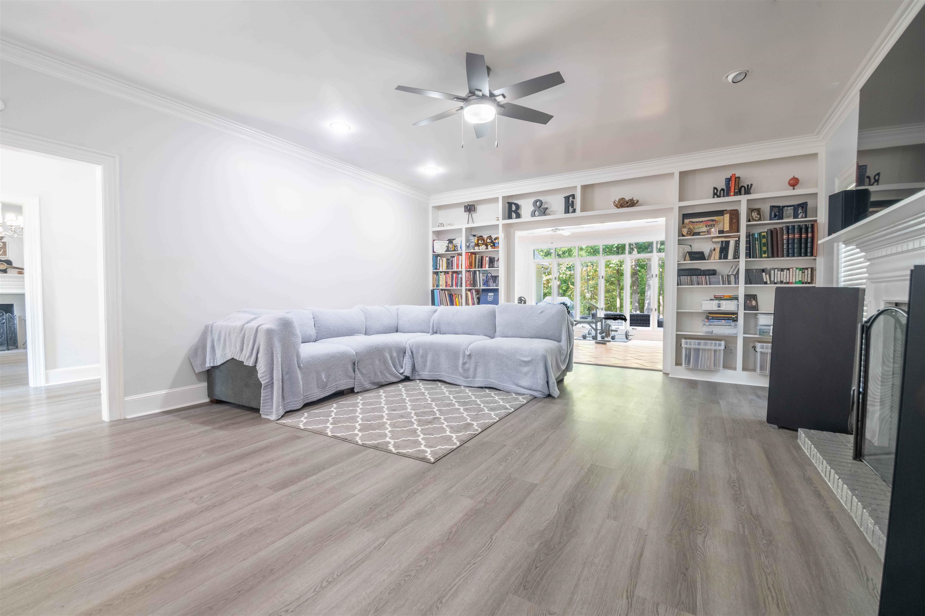 7816 Wood Glen Cv Property Photo 18