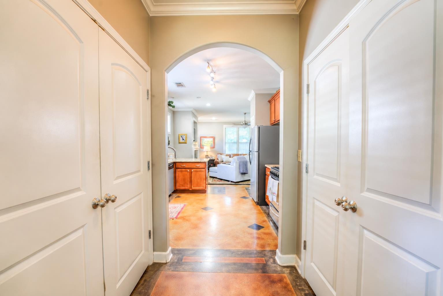 2440 Parkway Pl Property Photo 6