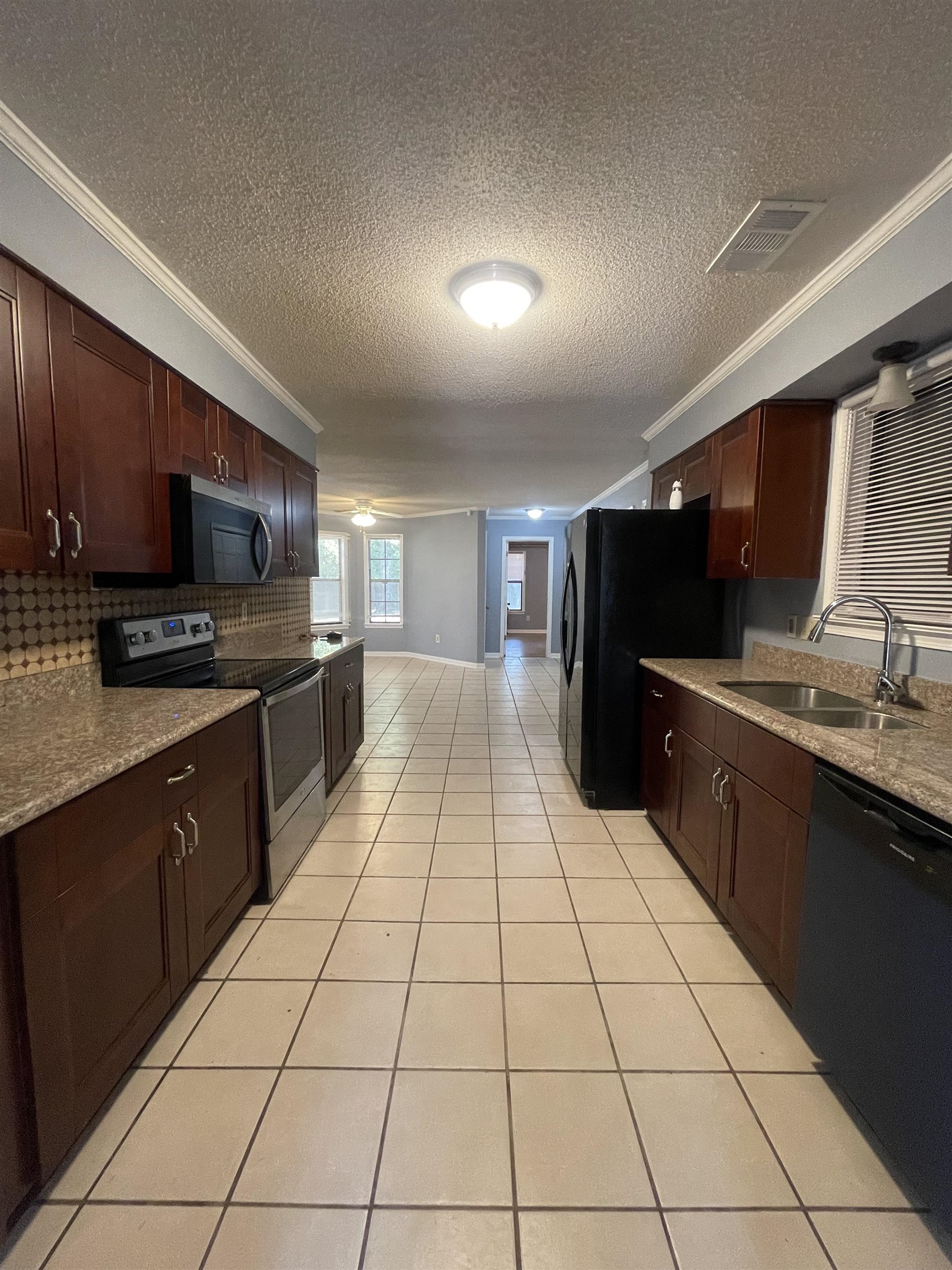 2050 Mt Badon Ln Property Photo 5