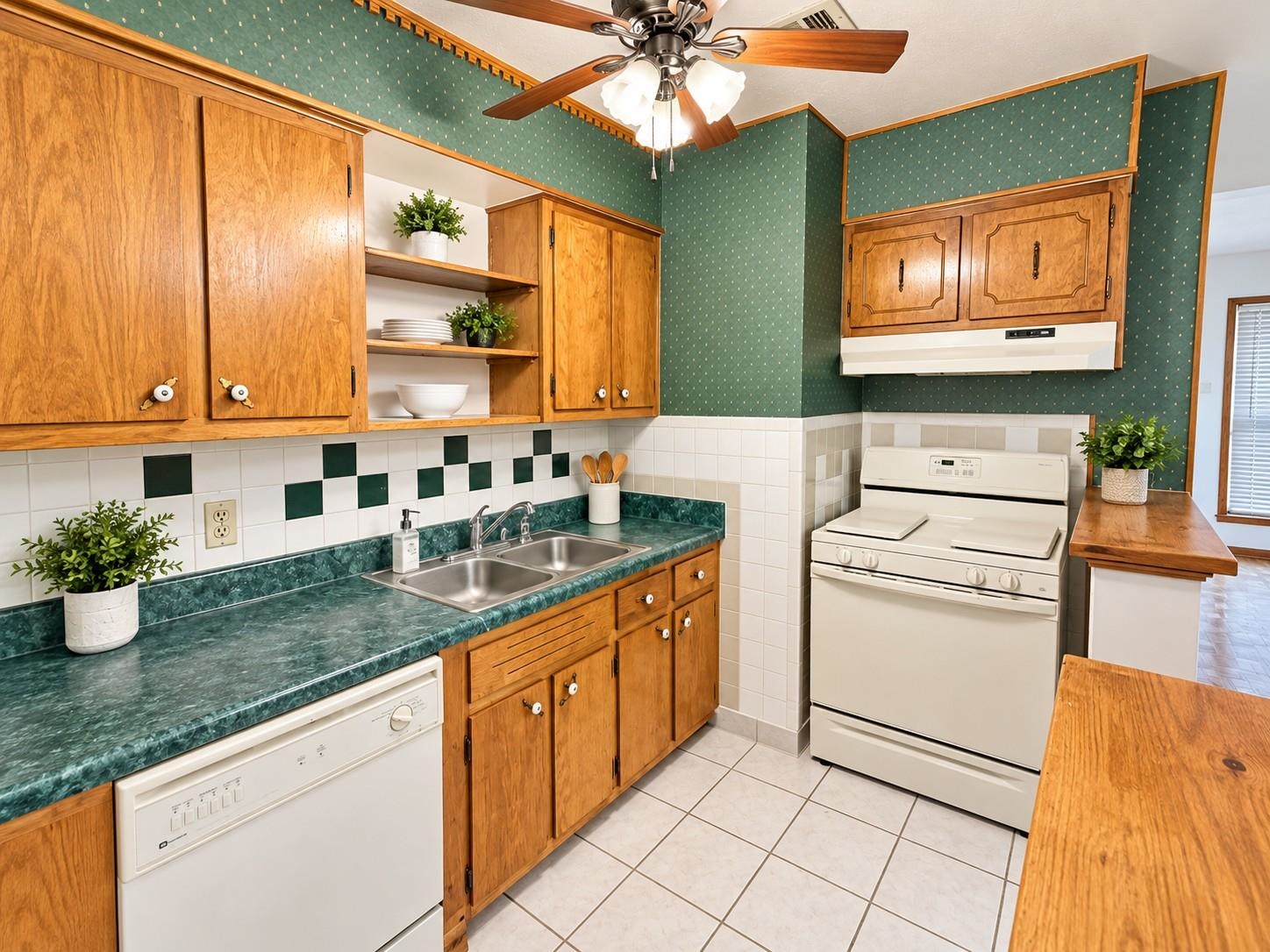 417 Charter Ave Property Photo 6