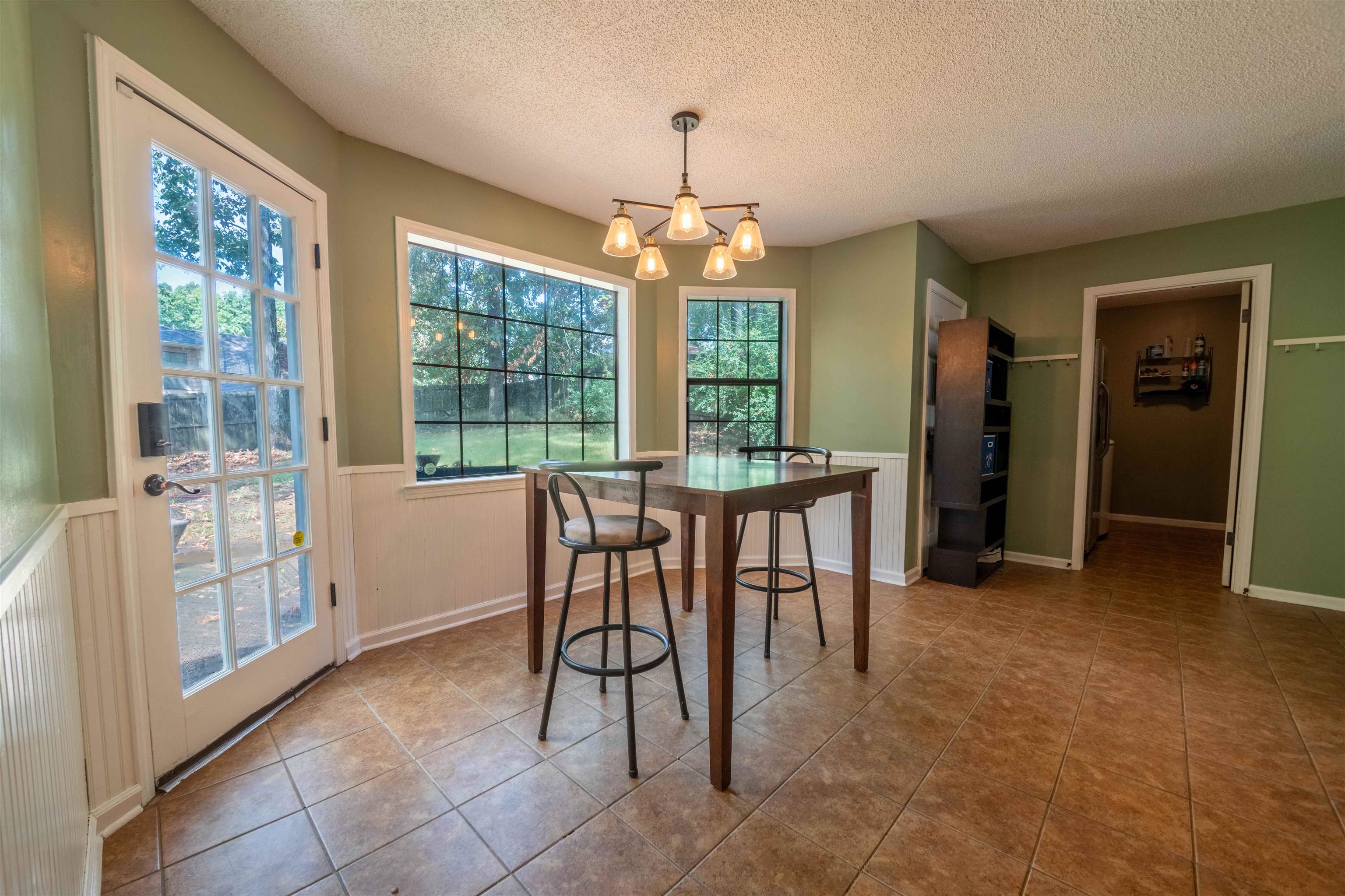 2217 Oak Hollow Ln Property Photo 12