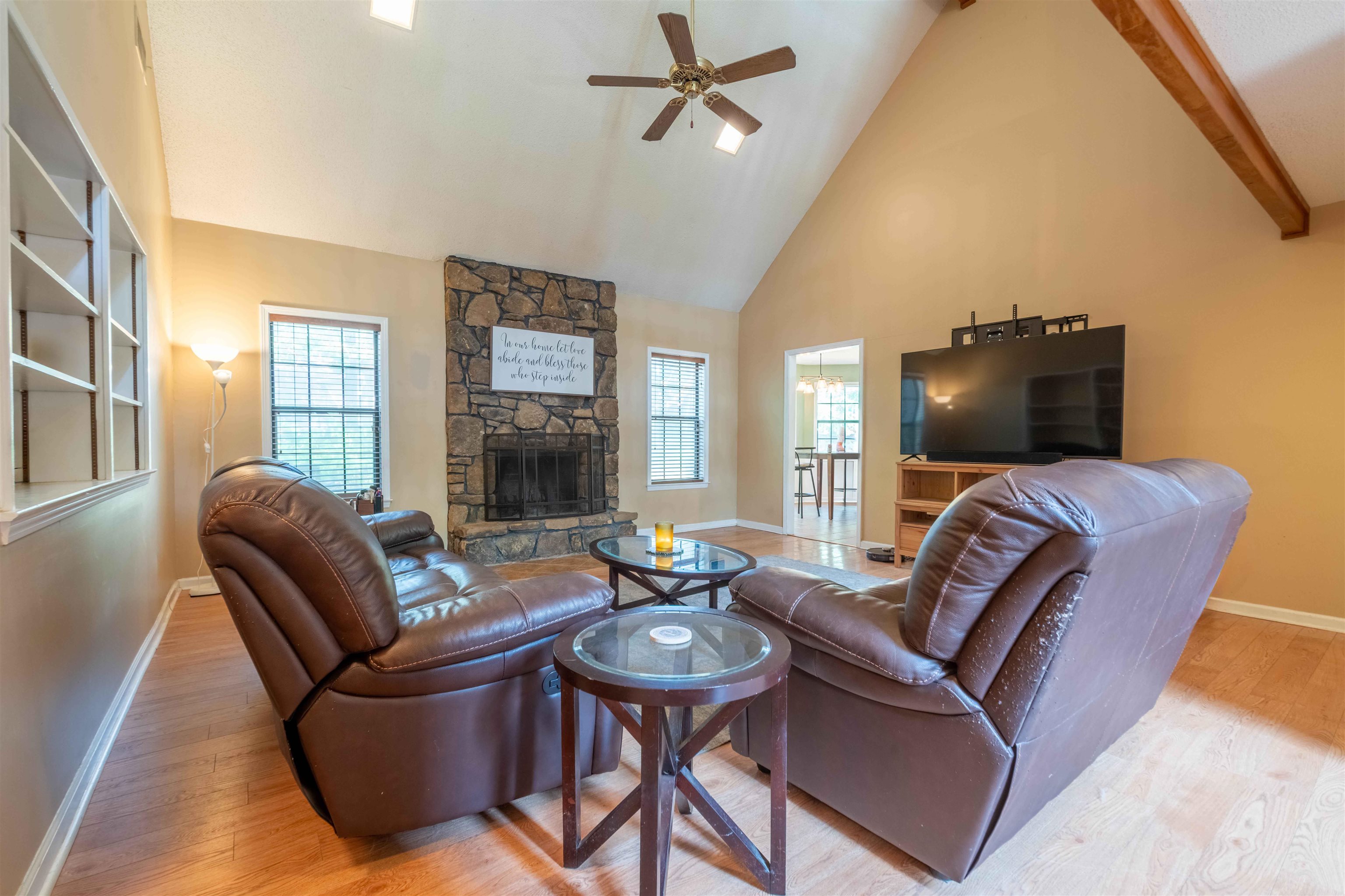 2217 Oak Hollow Ln Property Photo 15