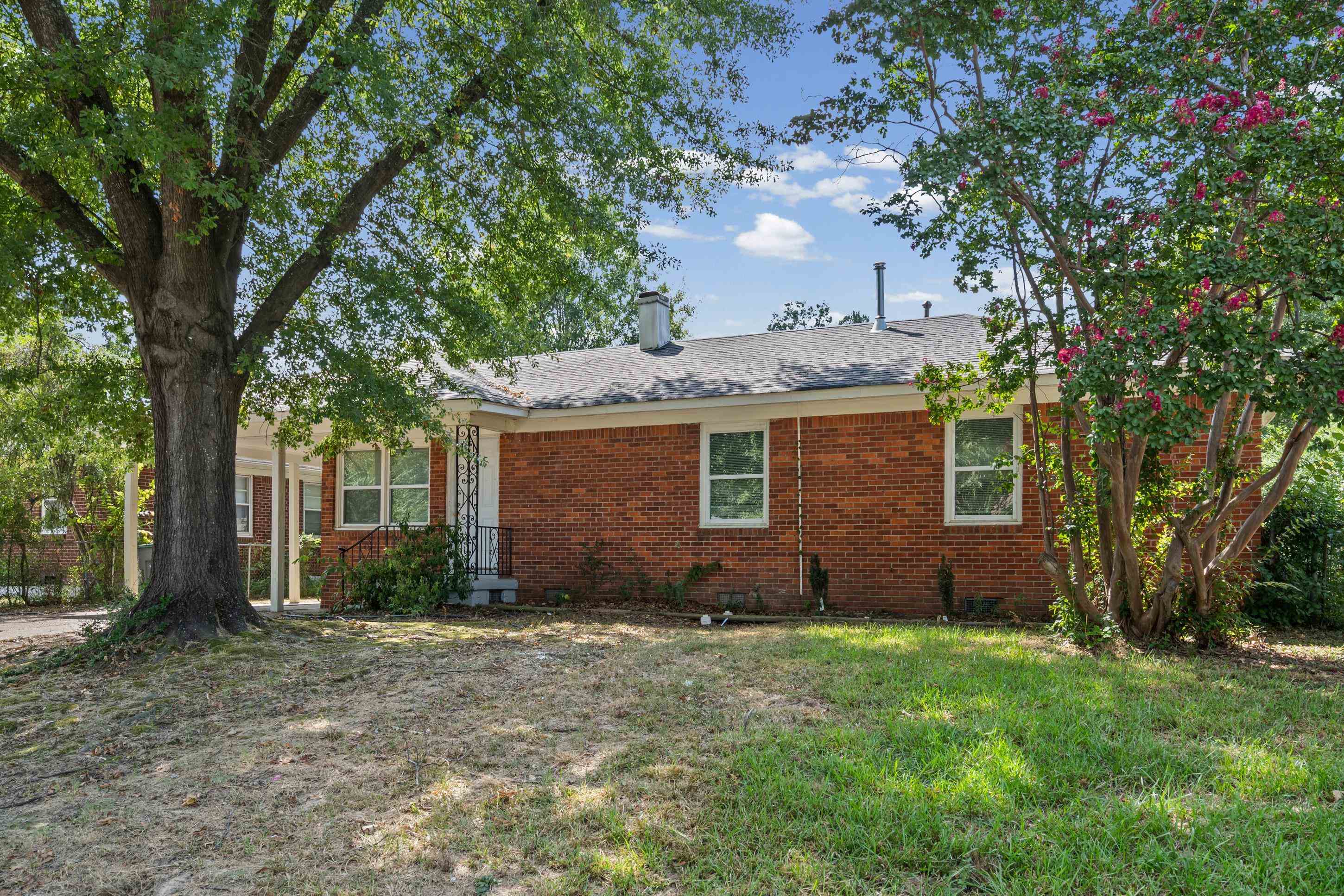1755 Dorrie Ln Property Photo 3
