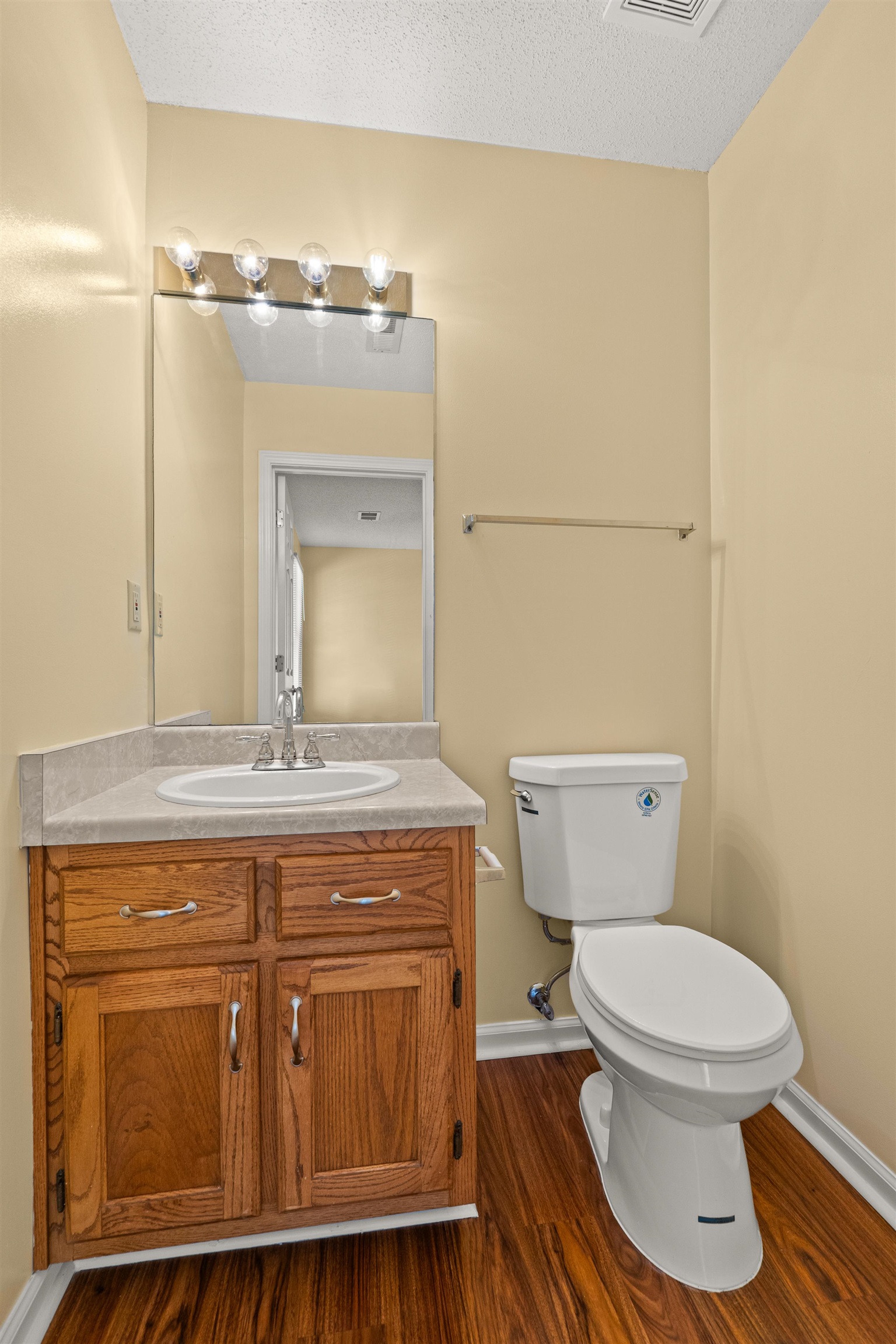 2512 Derbyshire Ave Property Photo 12