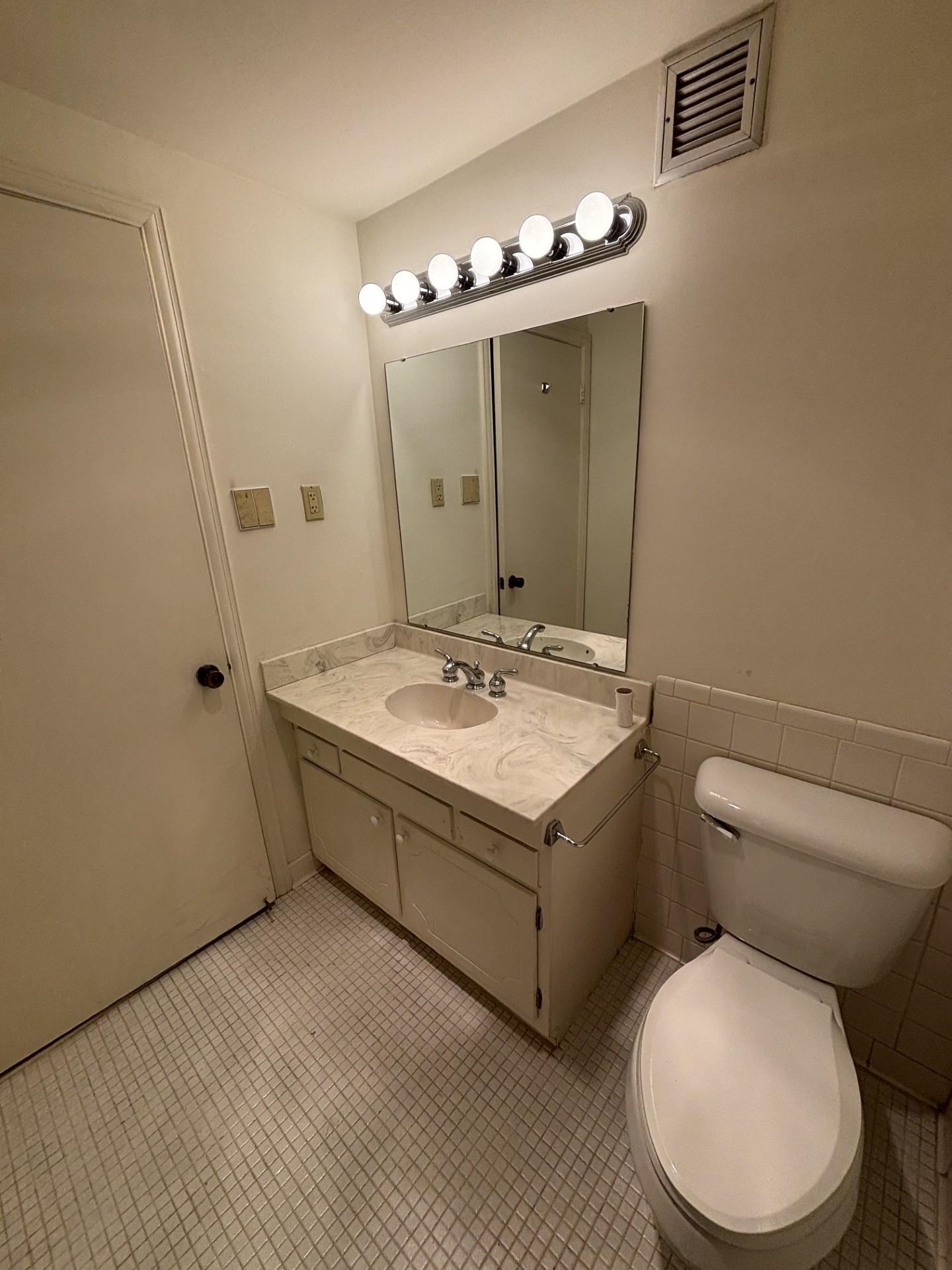 475 N Highland St 4a Property Photo 18