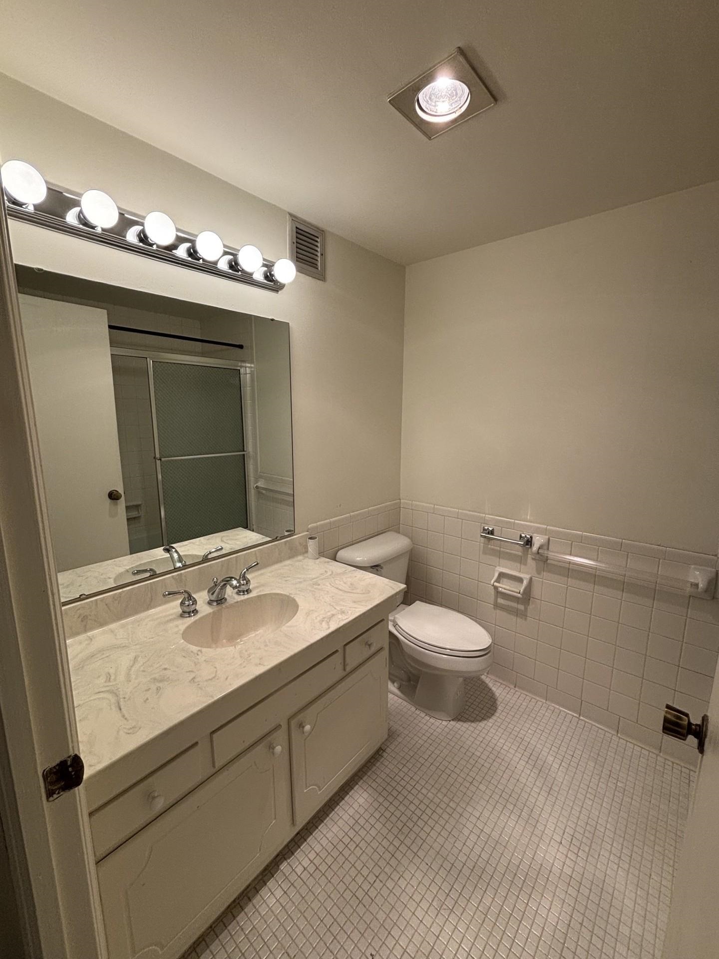 475 N Highland St 4a Property Photo 19