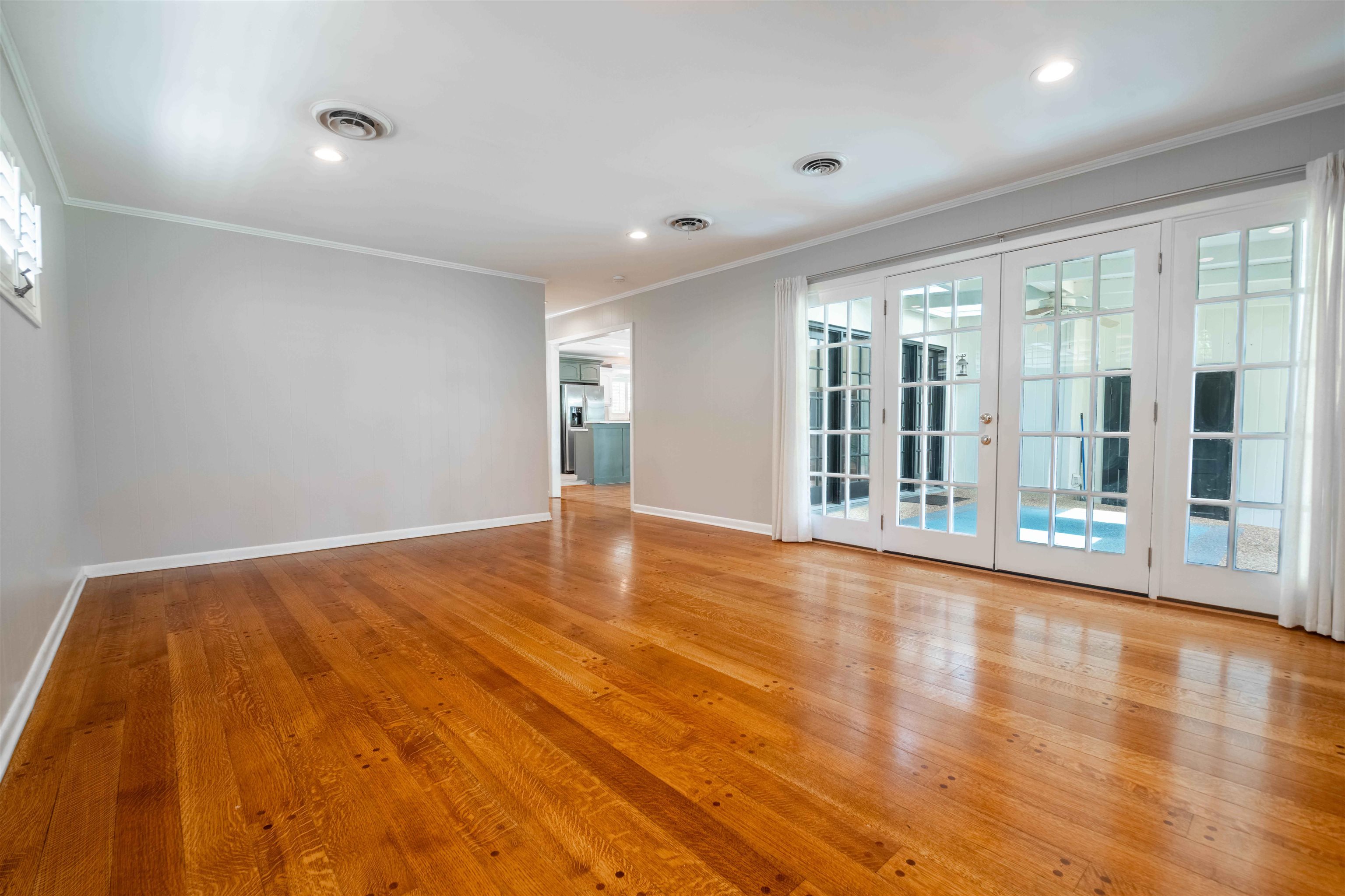 4288 Charleswood Ave Property Photo 12