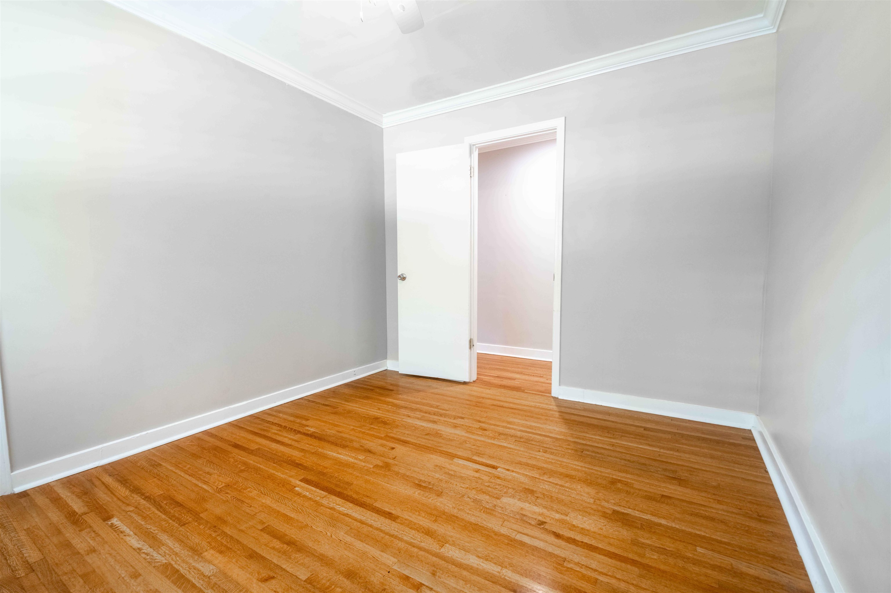 4288 Charleswood Ave Property Photo 20