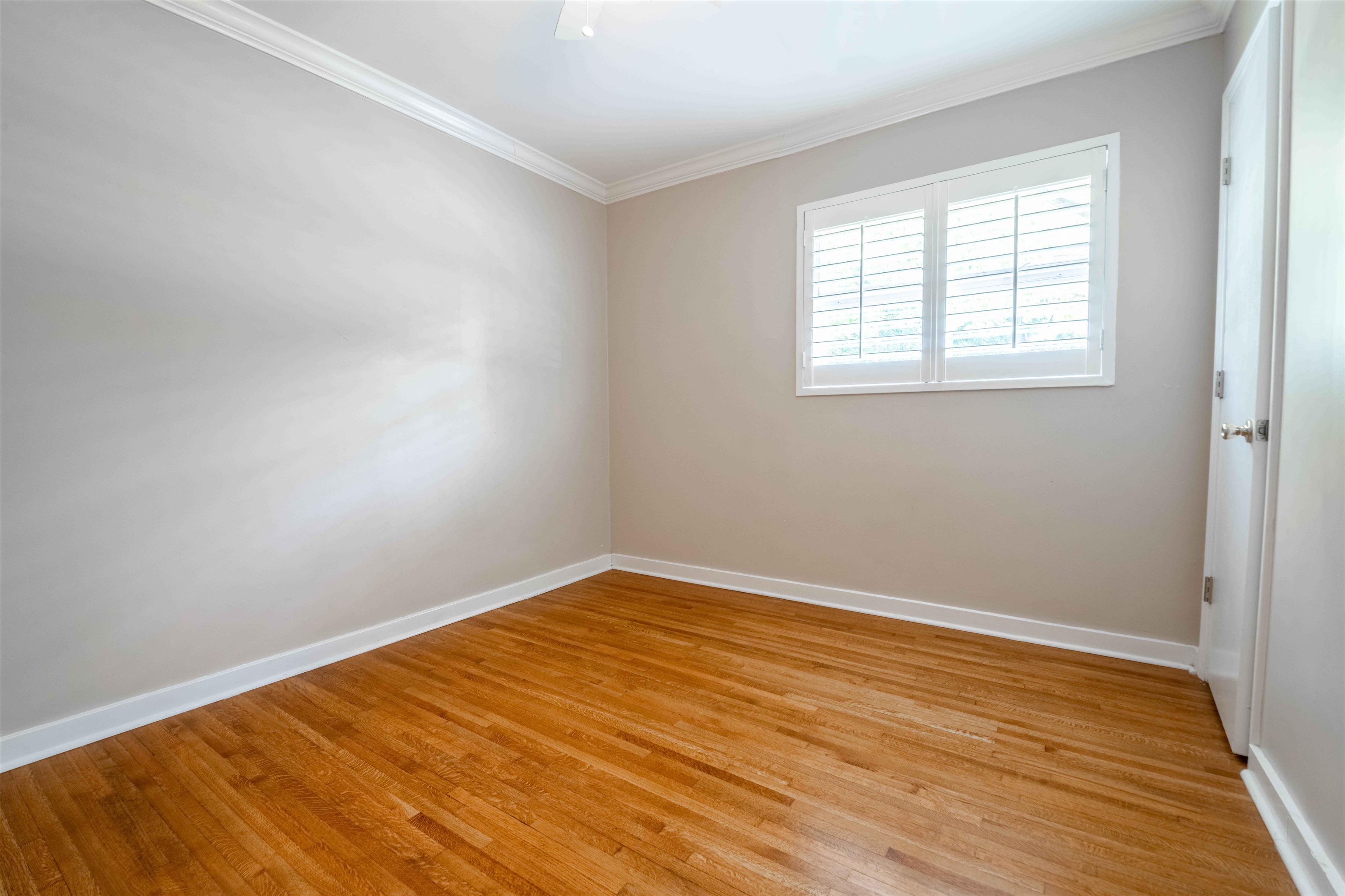 4288 Charleswood Ave Property Photo 21