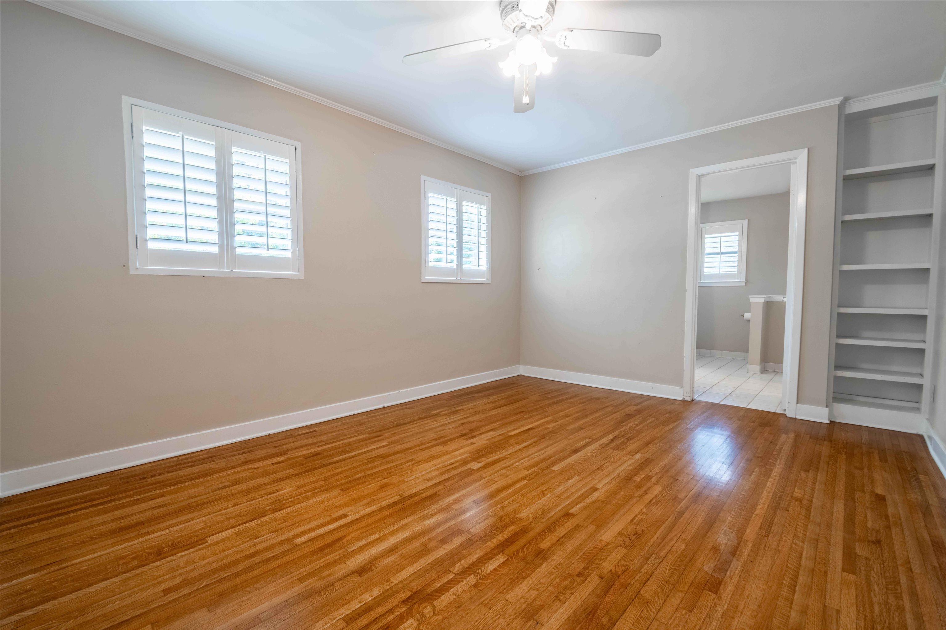 4288 Charleswood Ave Property Photo 22