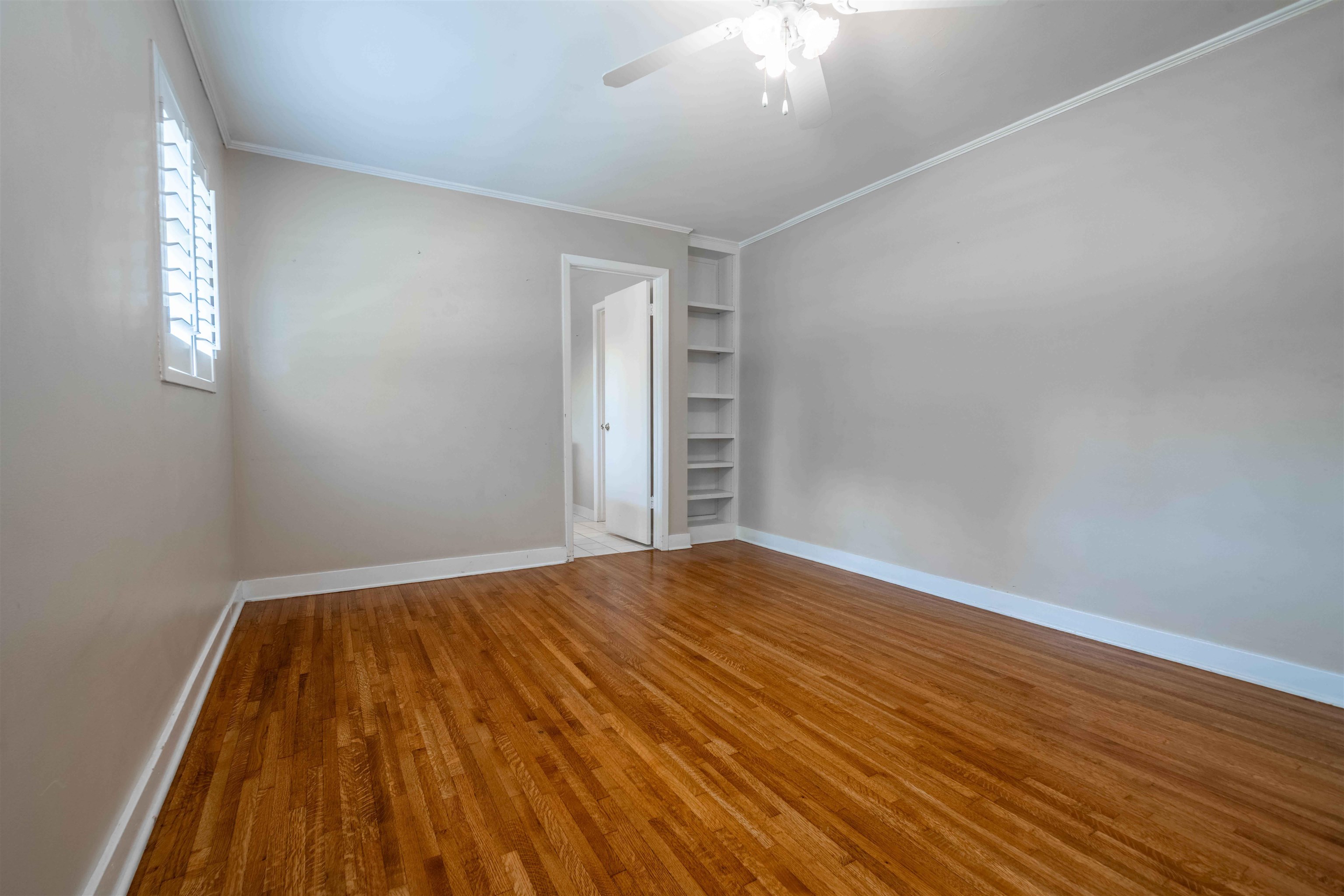4288 Charleswood Ave Property Photo 23