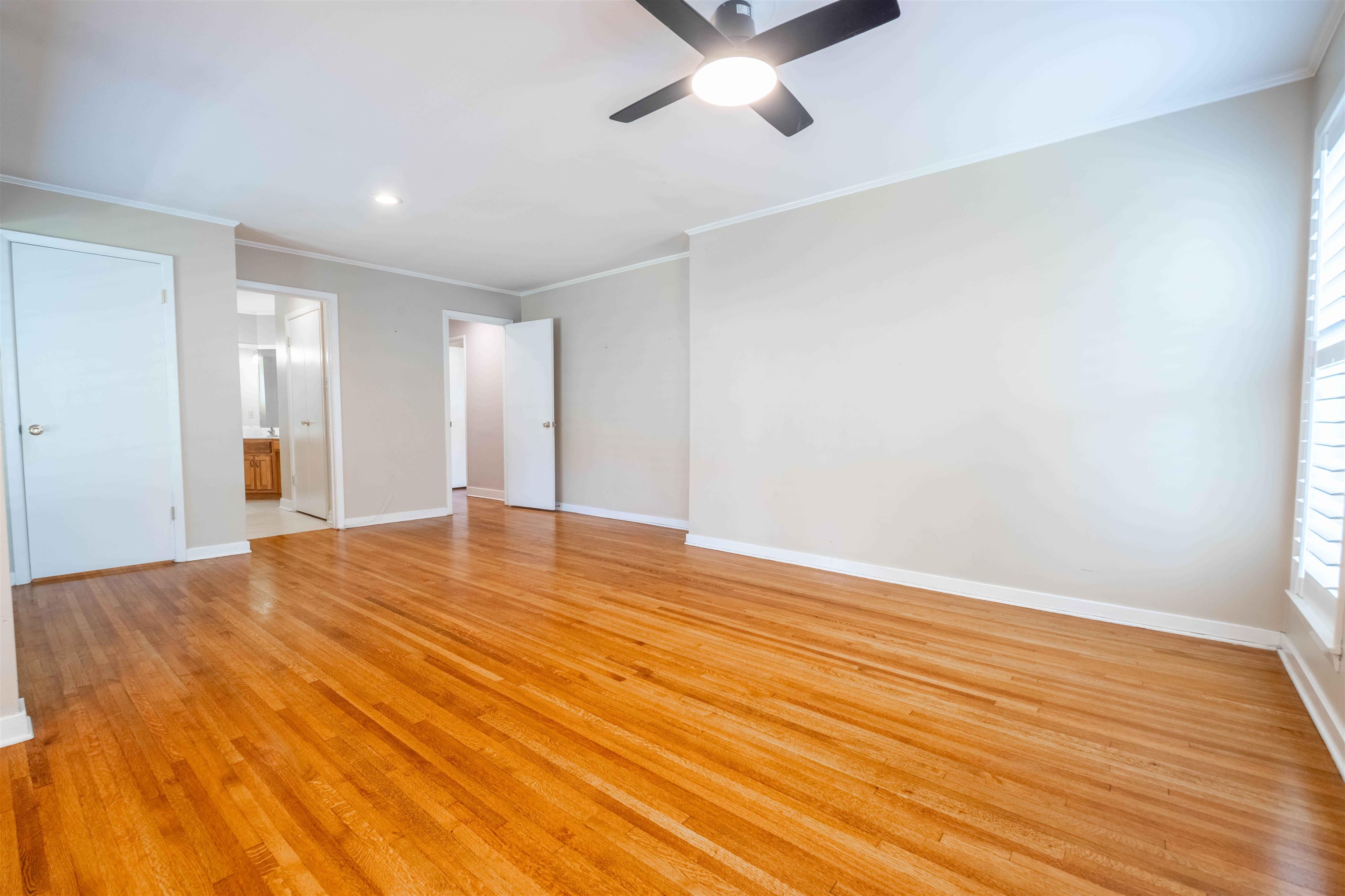 4288 Charleswood Ave Property Photo 28