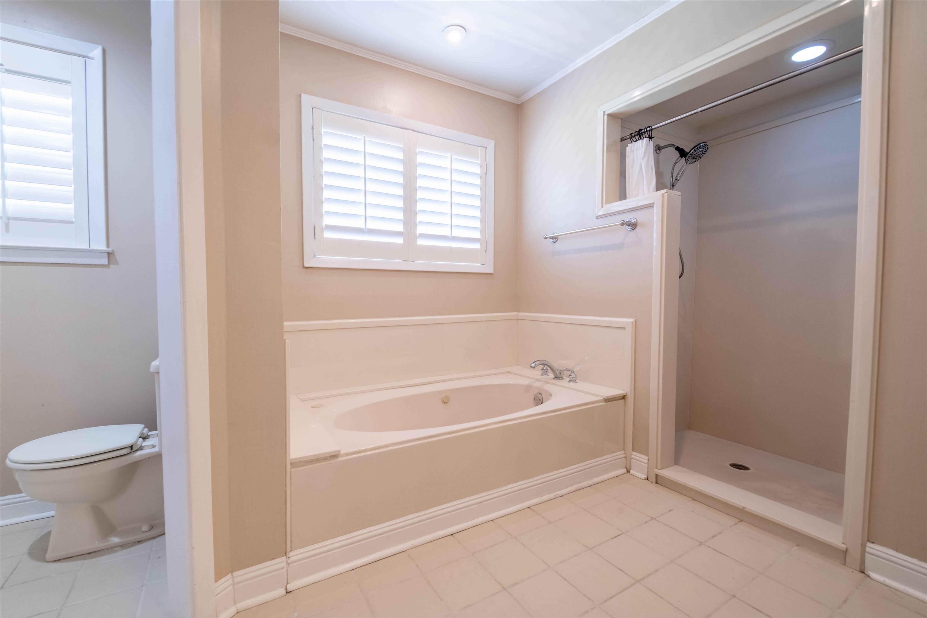 4288 Charleswood Ave Property Photo 31