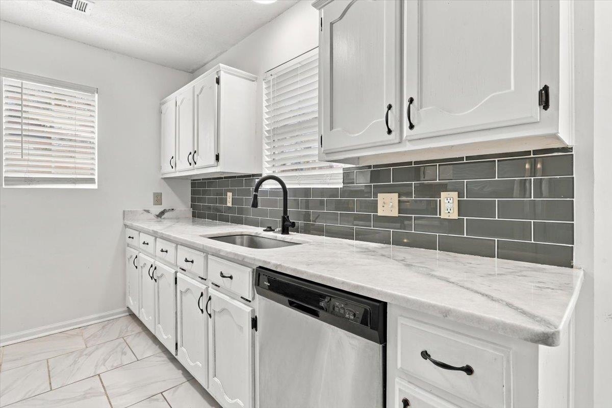 7938 Macon Rd Property Photo 9