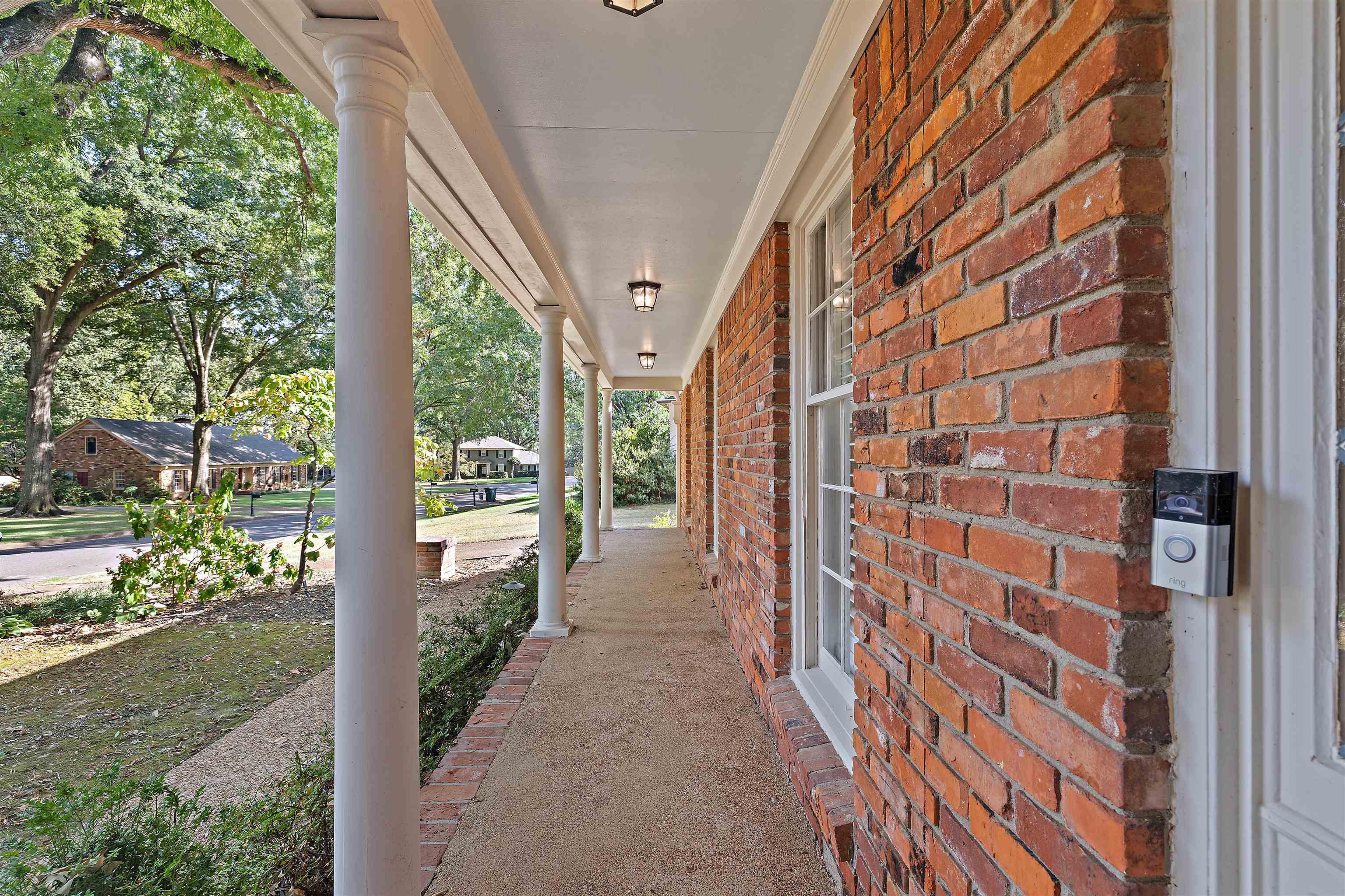 2371 Brook Hollow Cv Property Photo 4