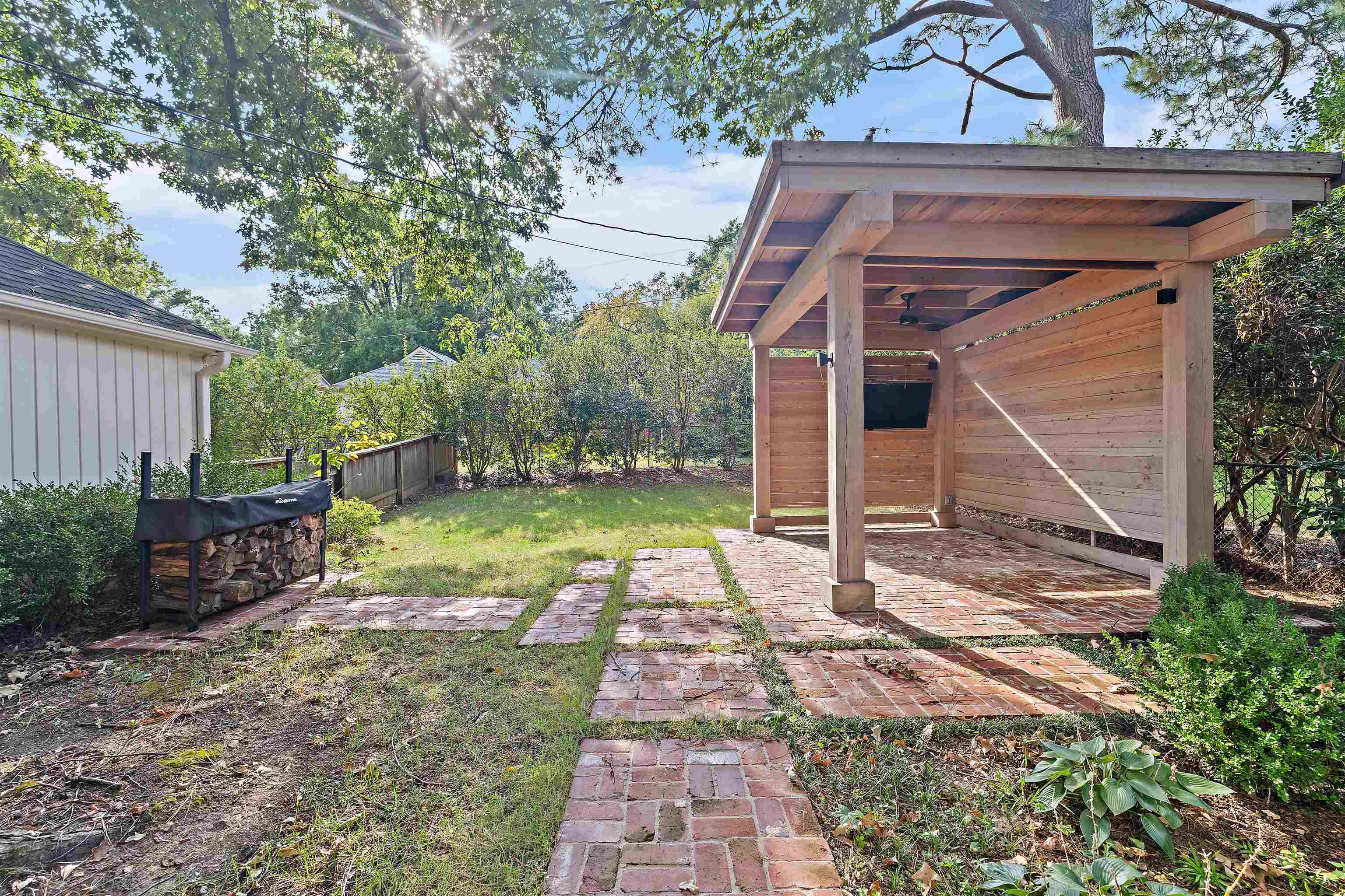 2371 Brook Hollow Cv Property Photo 8