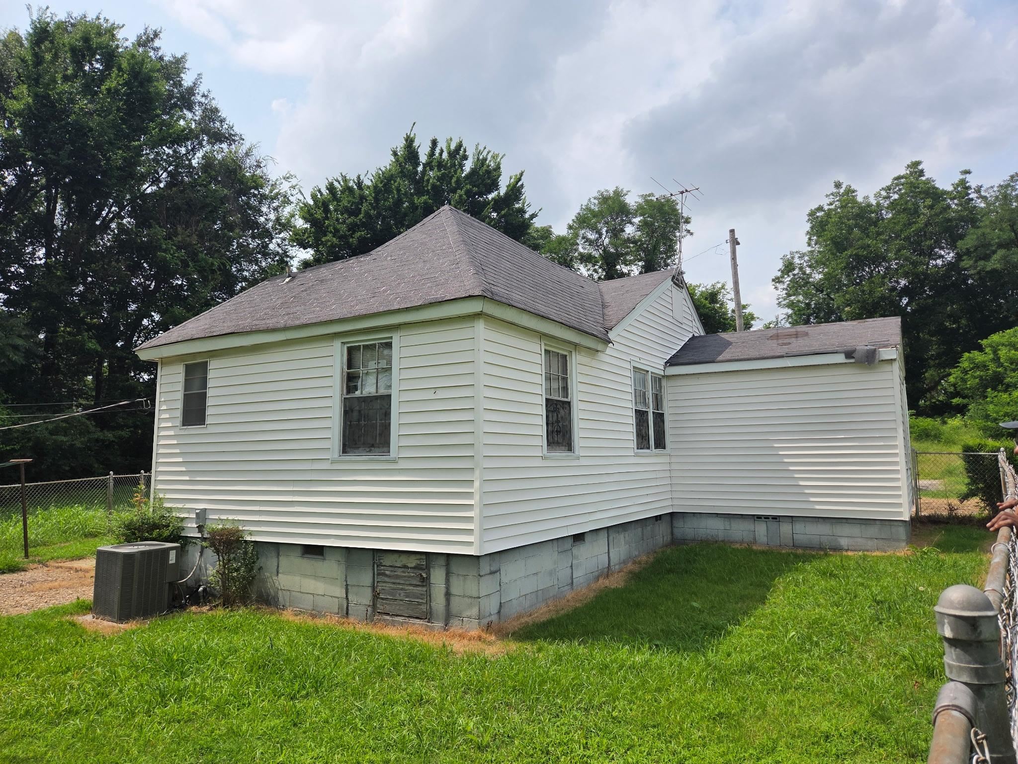 287 Olmstead Ave Property Photo 4