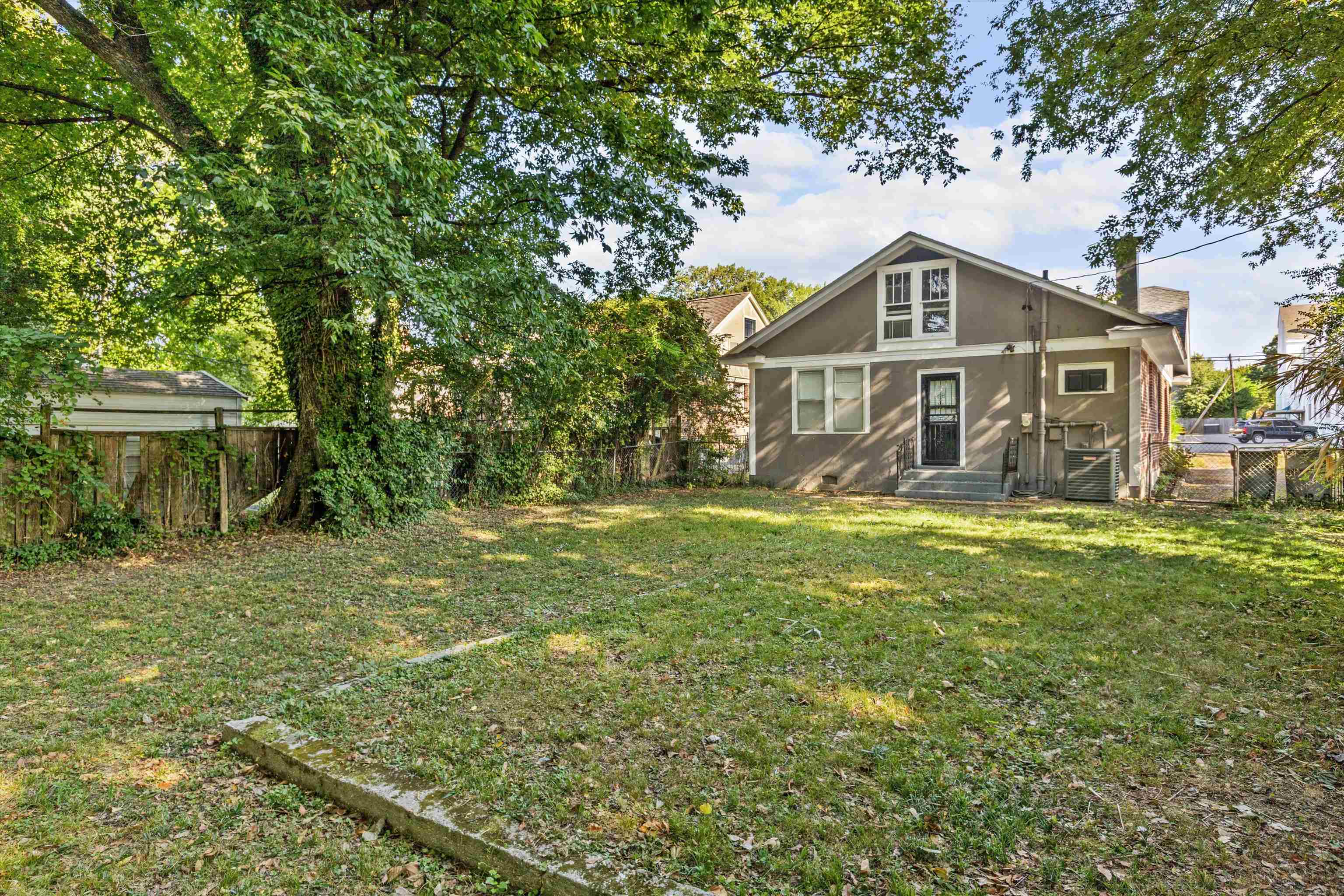 1819 Crump Ave Property Photo 25