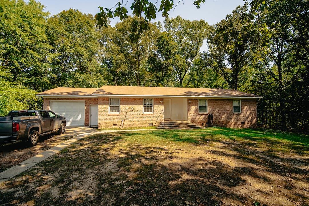 5245 Lake Hardeman Rd Property Photo 4