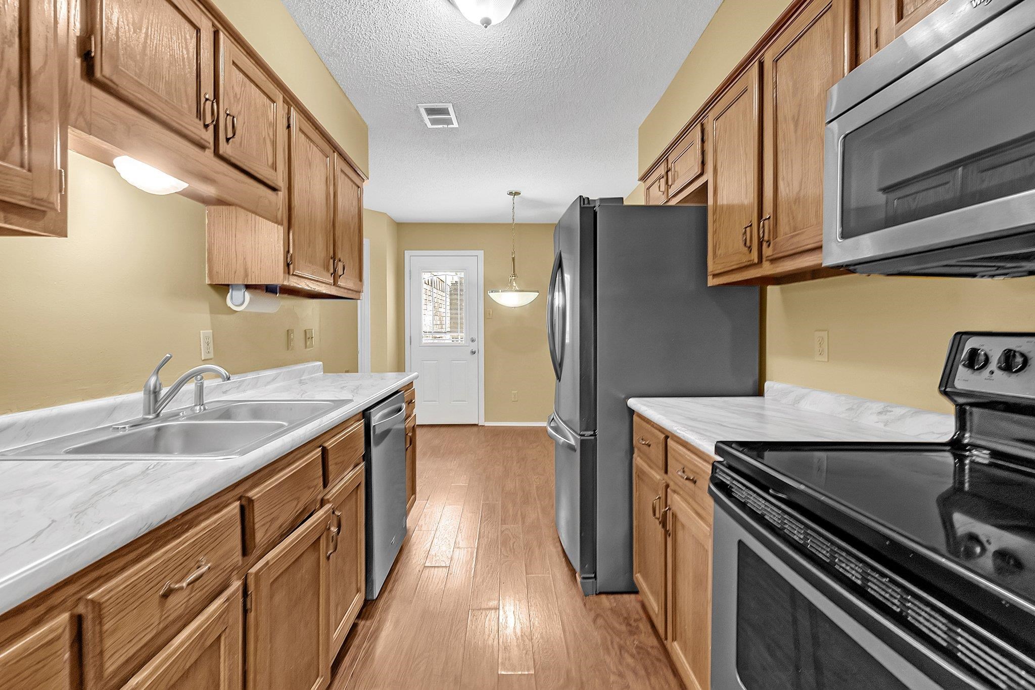 1515 Beaver Trail Dr Property Photo 6
