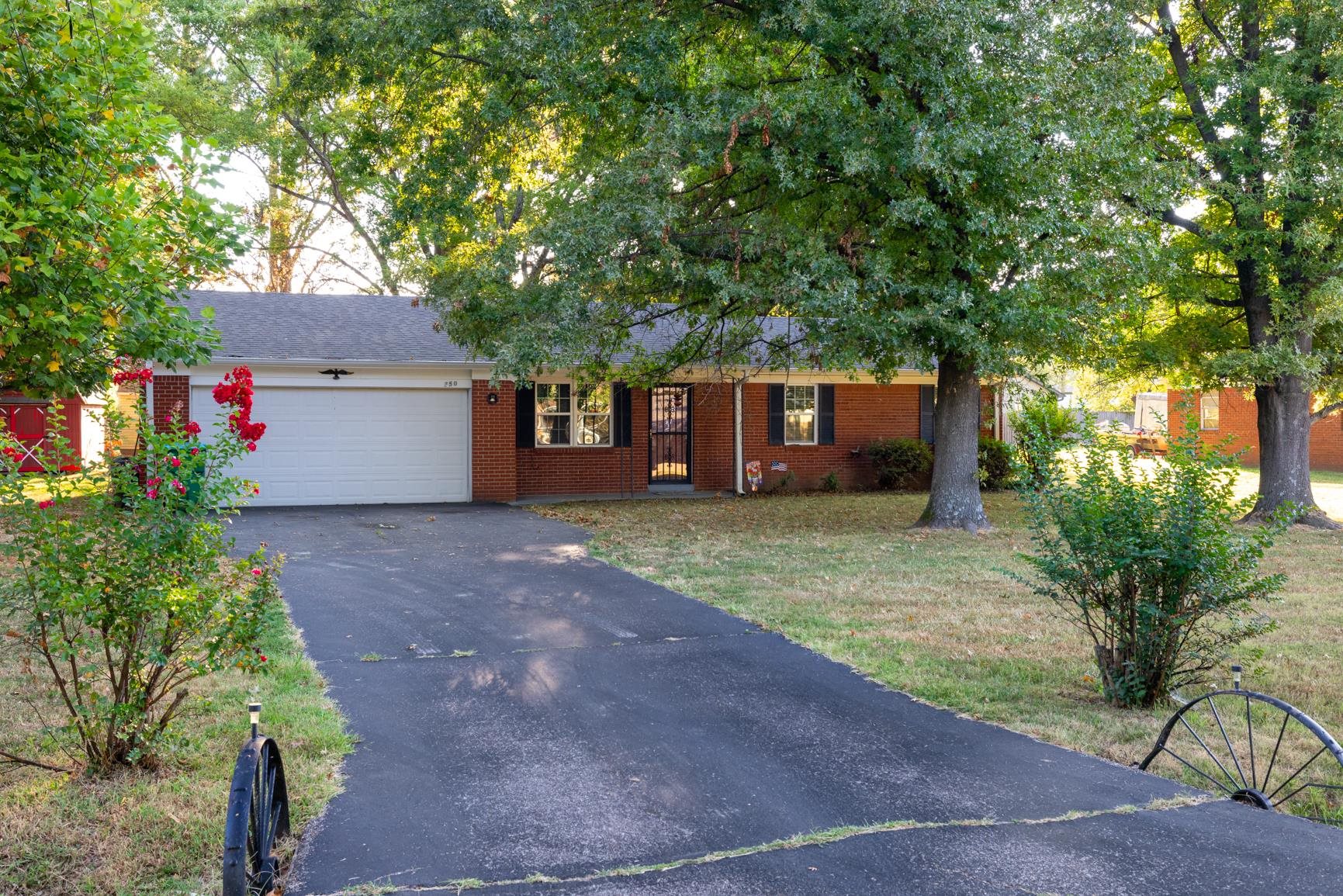 250 Maple Hill Dr Property Photo 1