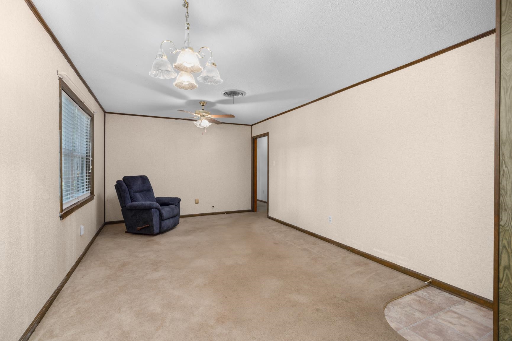 250 Maple Hill Dr Property Photo 5