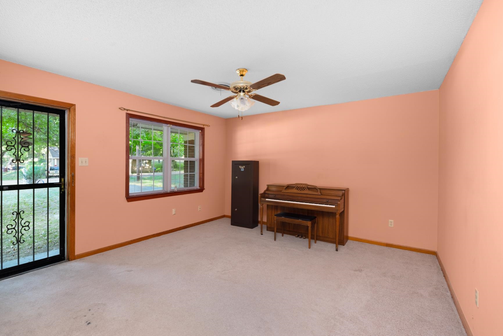 250 Maple Hill Dr Property Photo 6