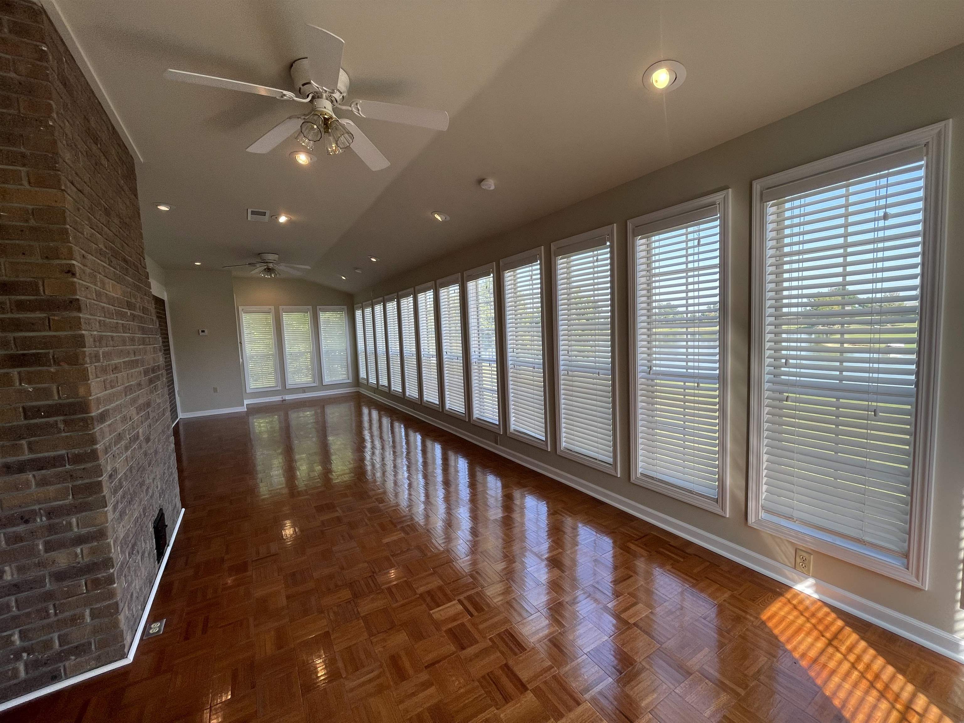 556 Burnett Ln Property Photo 7