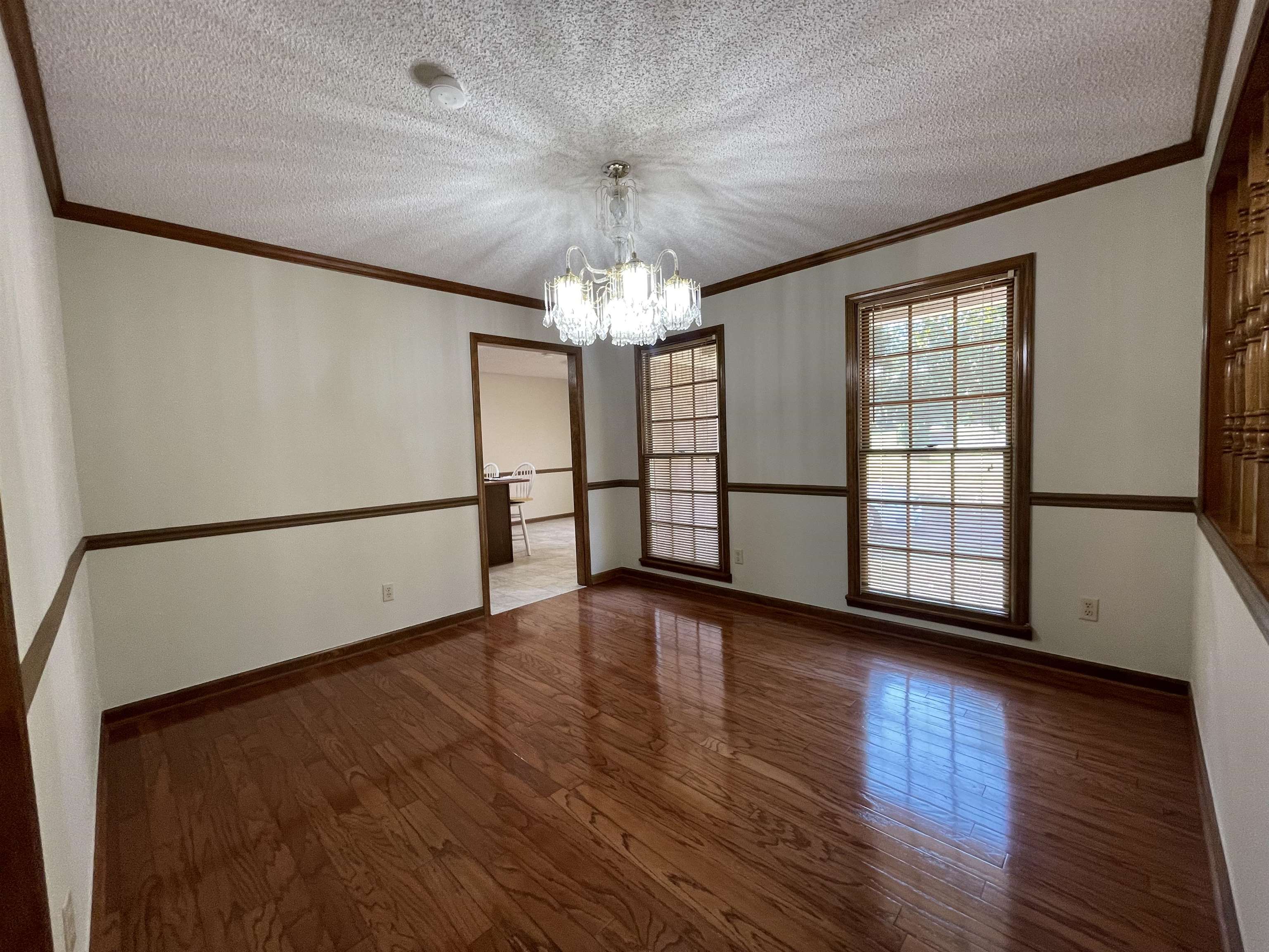 556 Burnett Ln Property Photo 9