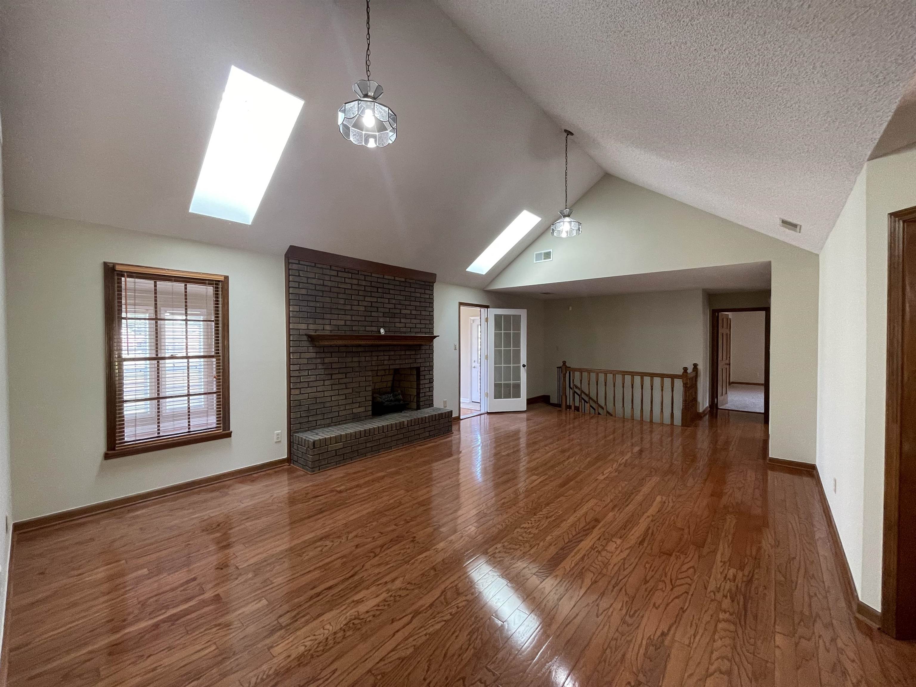 556 Burnett Ln Property Photo 11