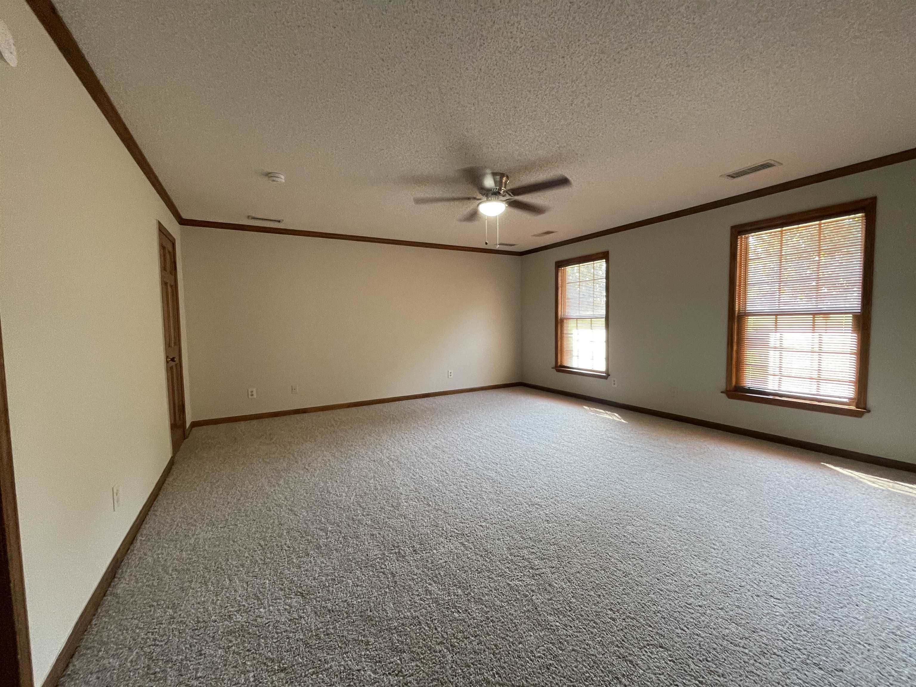 556 Burnett Ln Property Photo 12