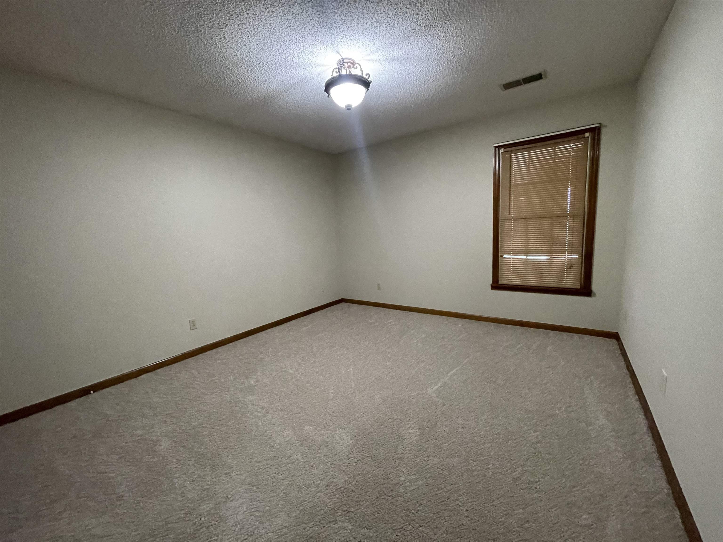 556 Burnett Ln Property Photo 18