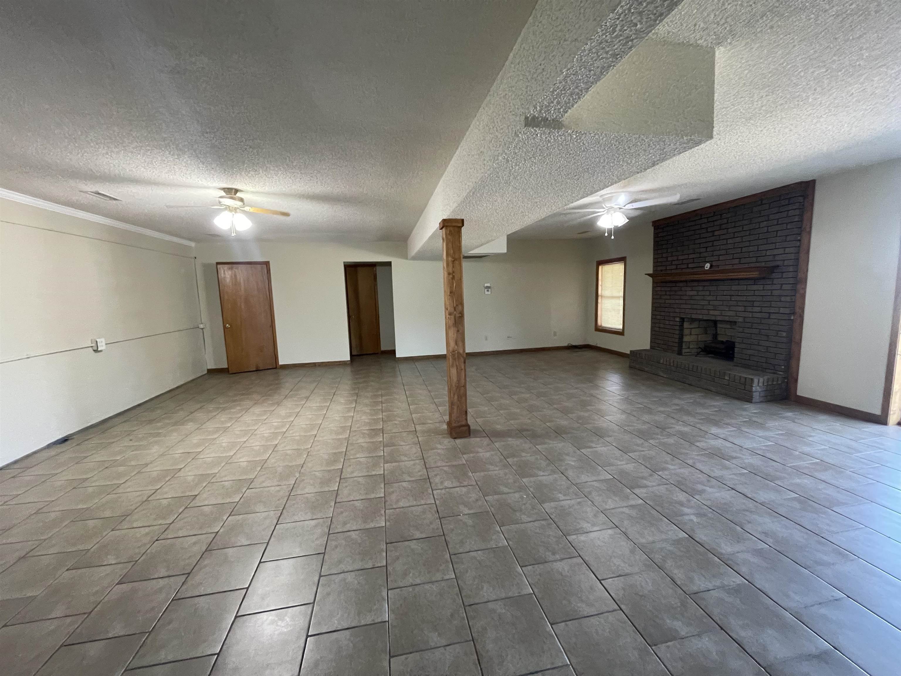 556 Burnett Ln Property Photo 20