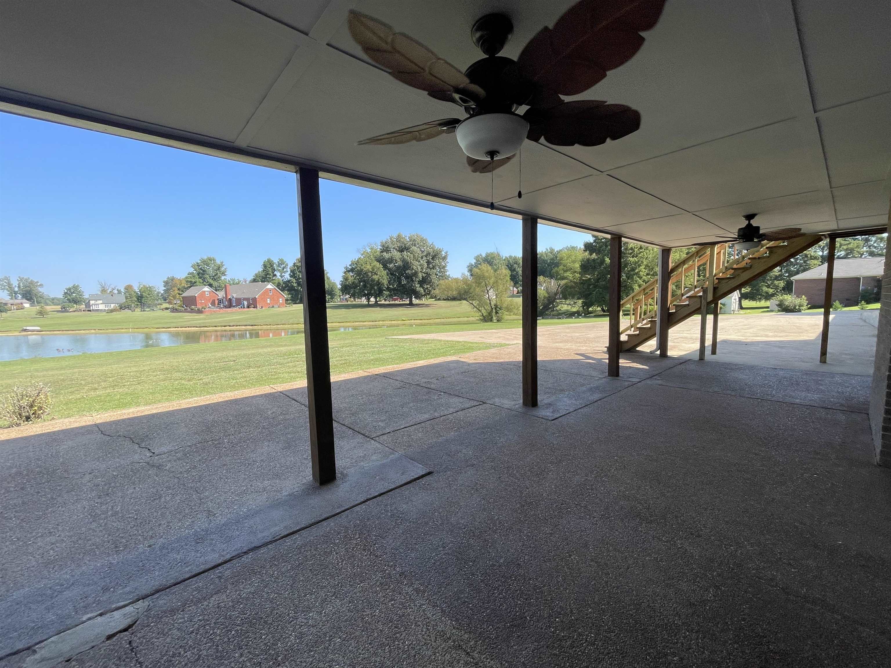 556 Burnett Ln Property Photo 24